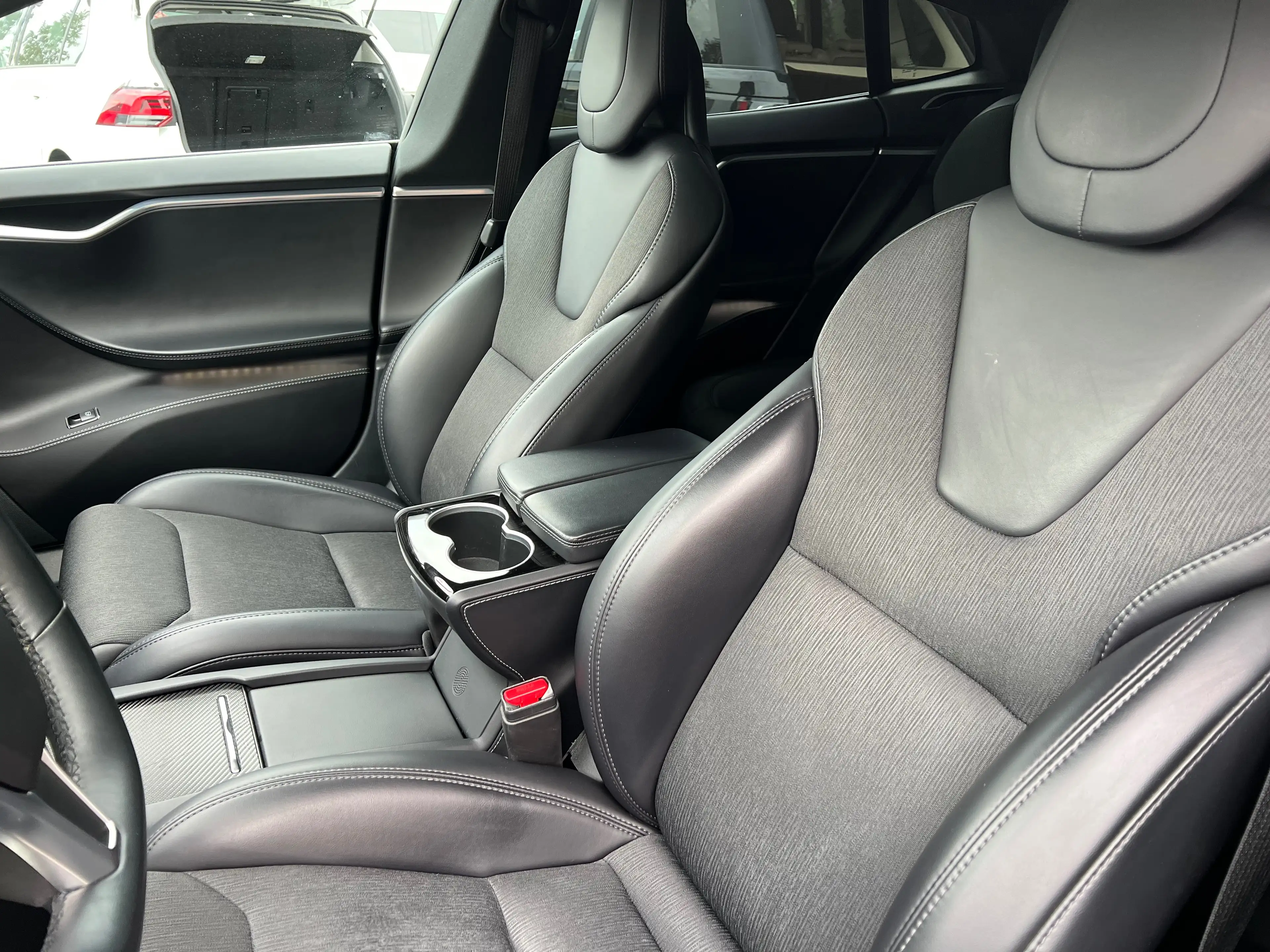 Tesla Model S Luftfahrwerk*Panoramadach*LED*Batterie Garantie* — photo 6