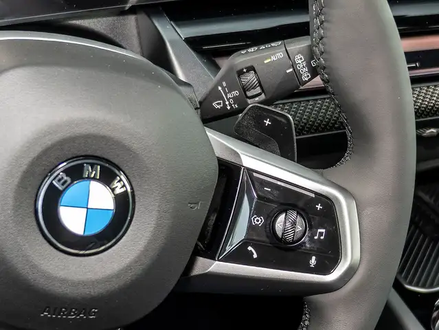BMW 5 Series view 11