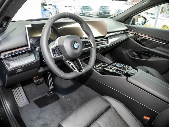 BMW 5 Series view 3