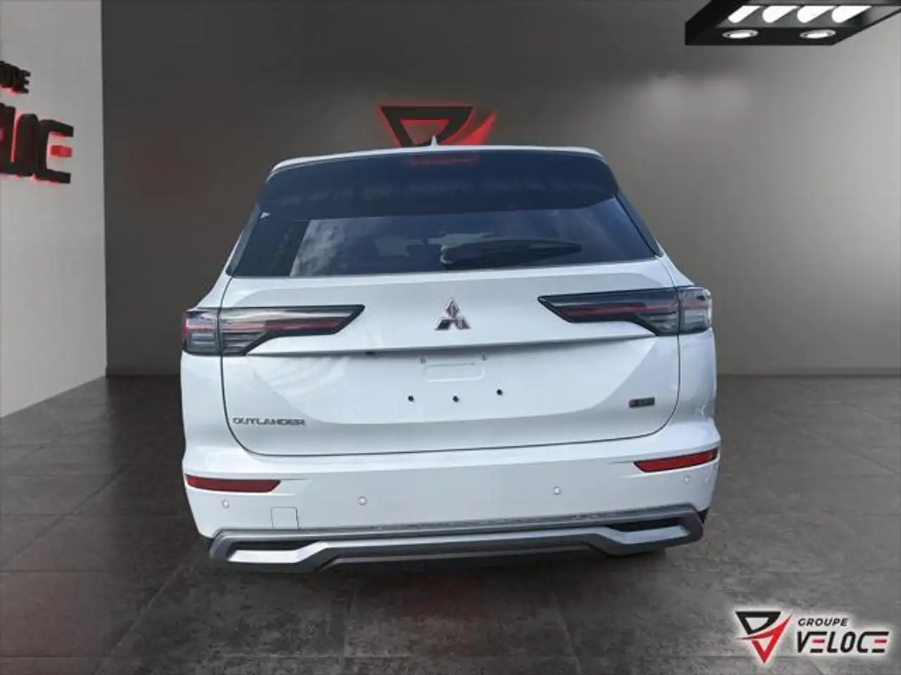 Mitsubishi Outlander photo Mitsubishi Outlander