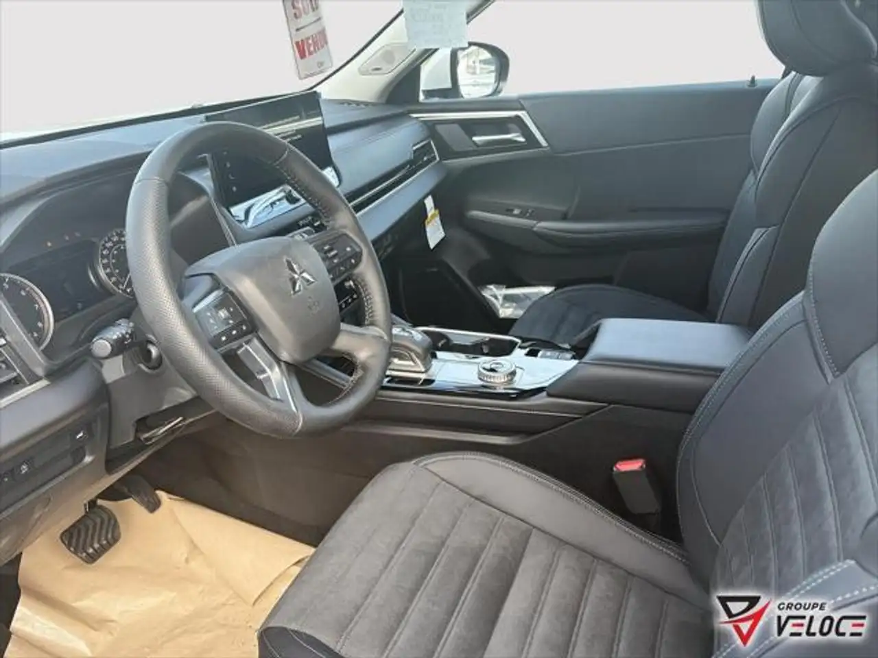 Mitsubishi Outlander photo Mitsubishi Outlander