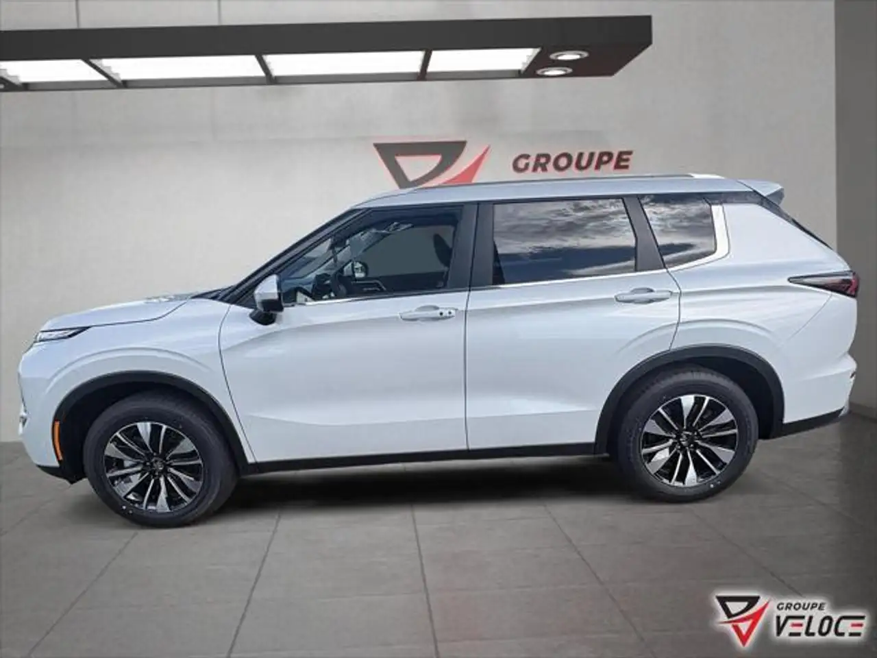 Mitsubishi Outlander photo Mitsubishi Outlander