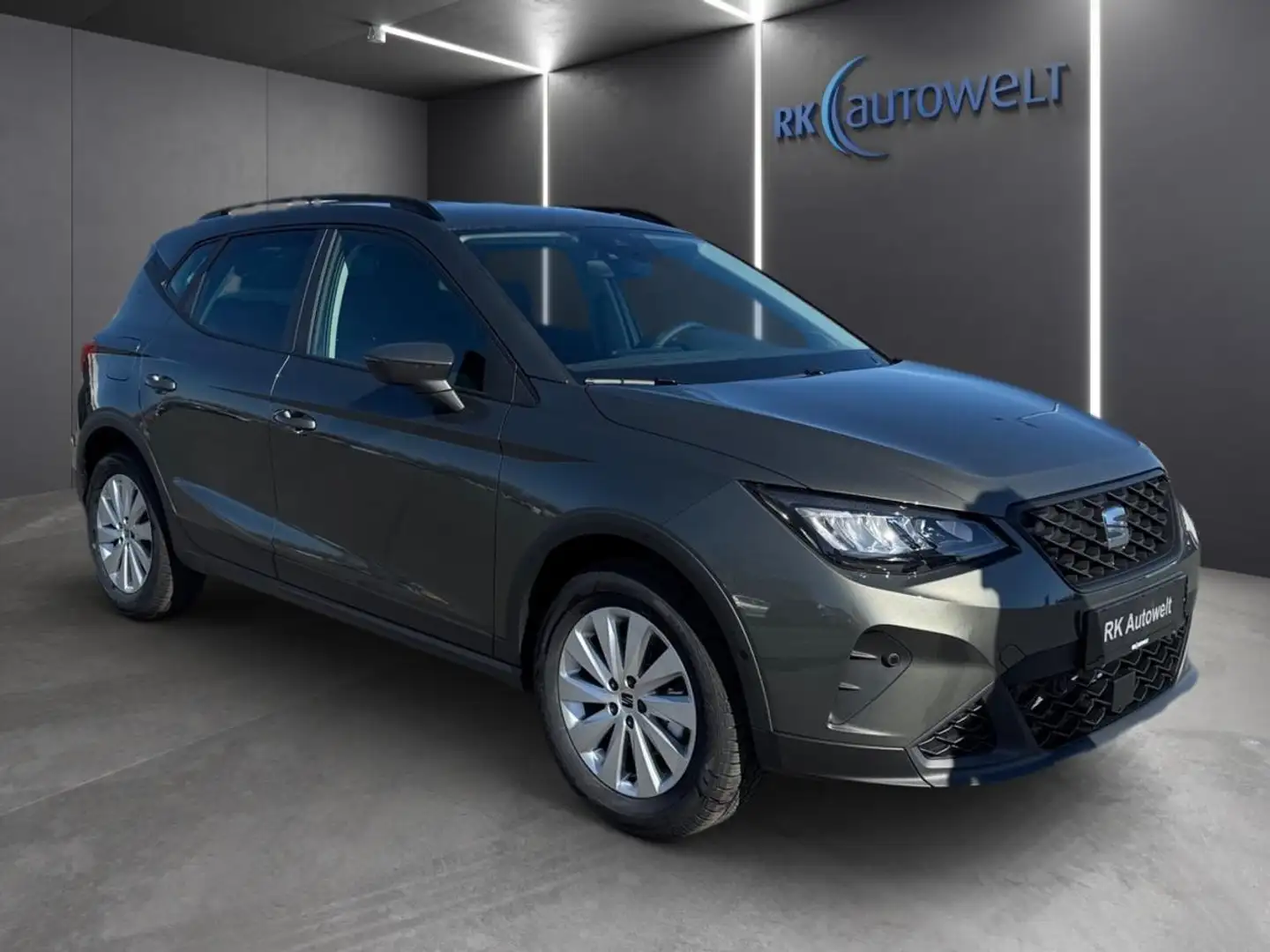 SEAT Arona Road Edition 1.0 TSI DSG LED Navi AHK ACC Grau - 2