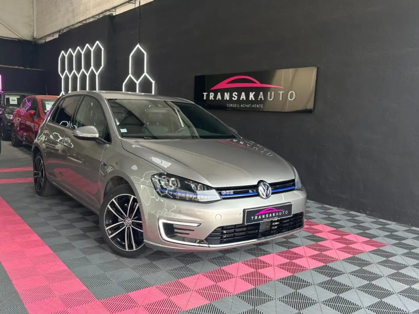 Volkswagen Golf 7 GTE 1.4 L TSi 204 ch Hybride Rechargeable - Camé Gris - 1