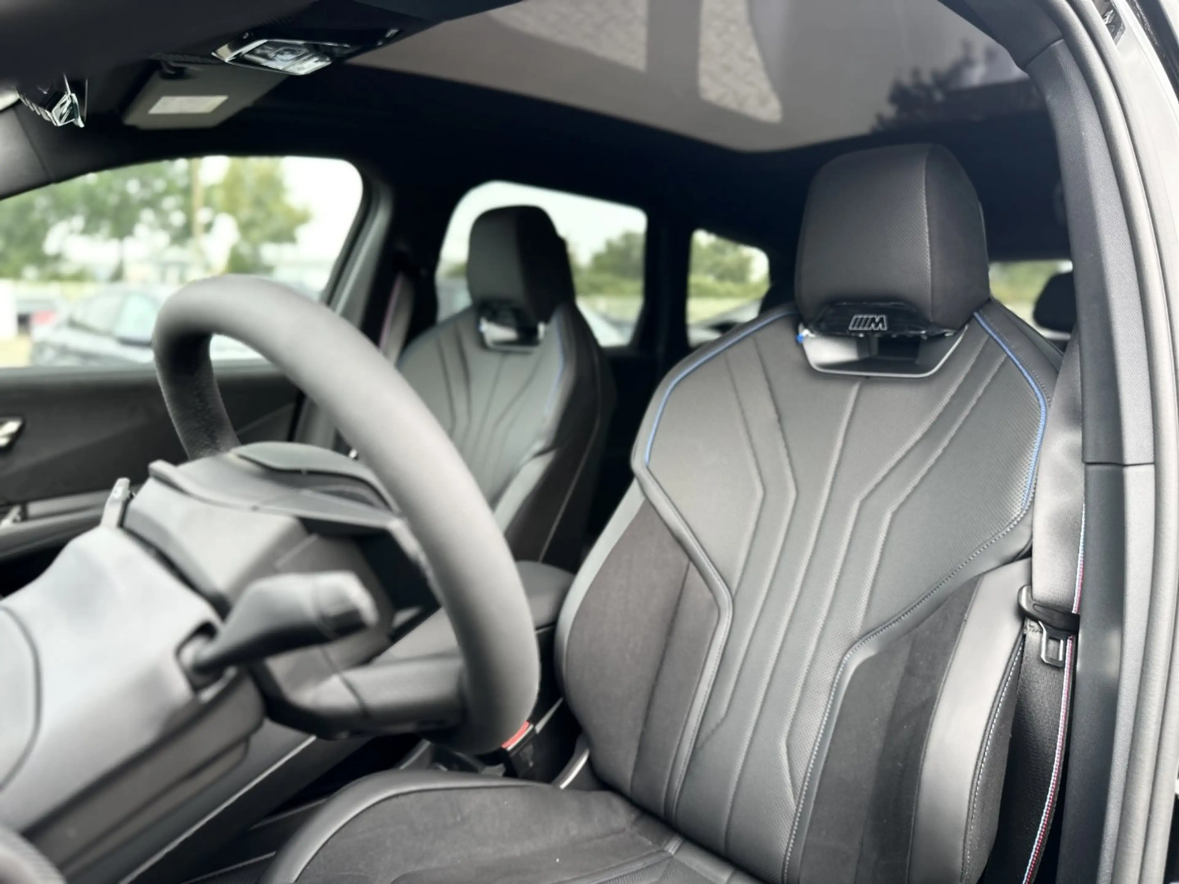 BMW iX3 40 M Sport Pro H&K AHK Panorama — photo 12