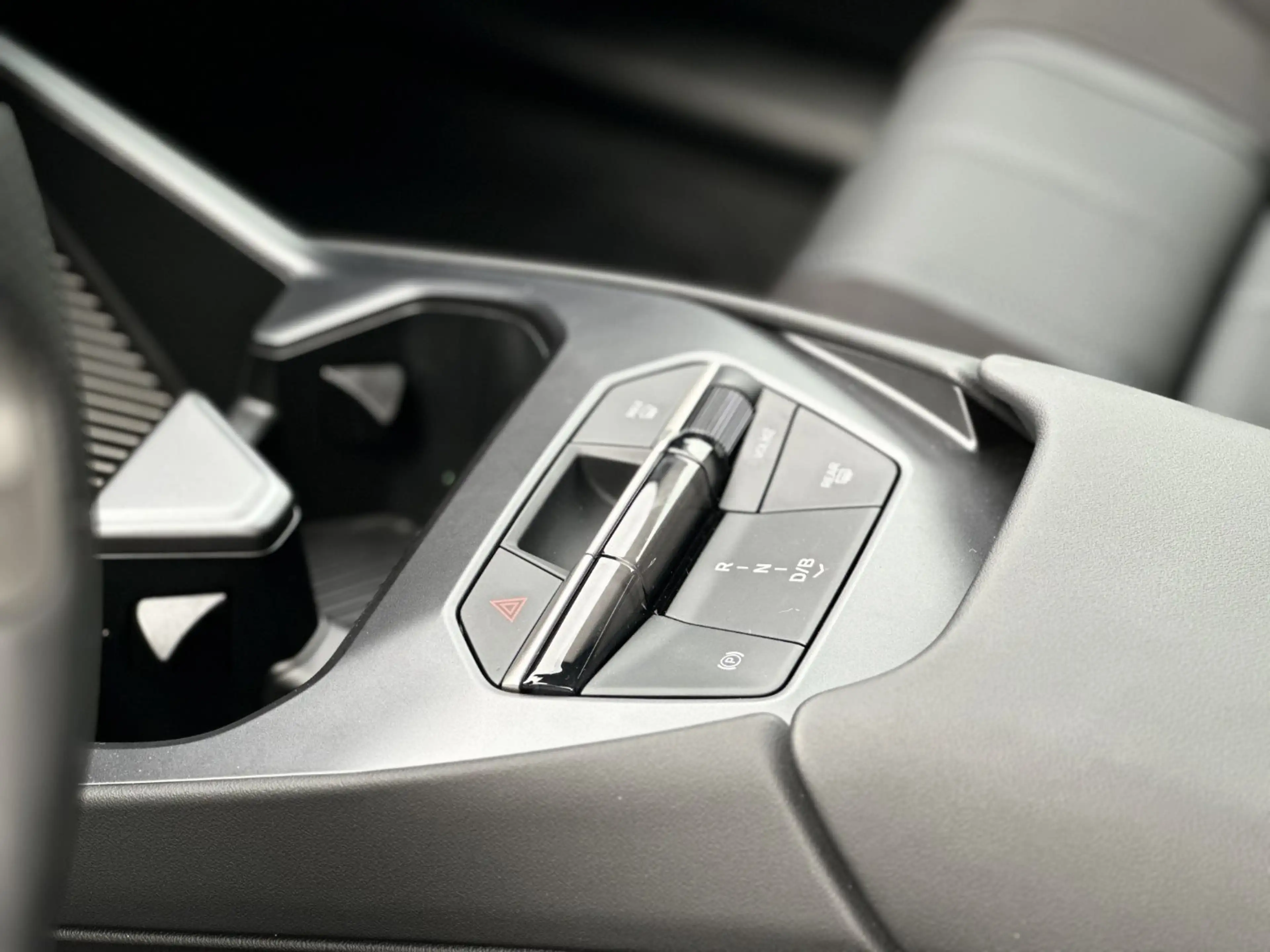 BMW iX3 40 M Sport Pro H&K AHK Panorama — photo 10