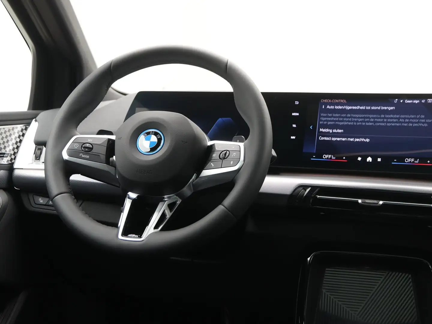 BMW 225 2 Serie 225e Active Tourer xDrive M Sport Pro Zwart - 2