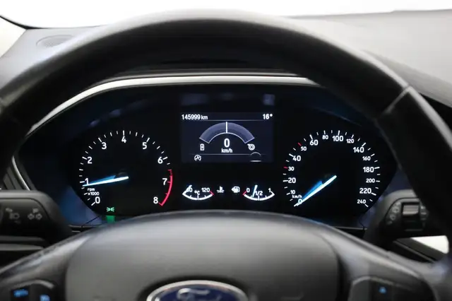 Ford Focus view 23