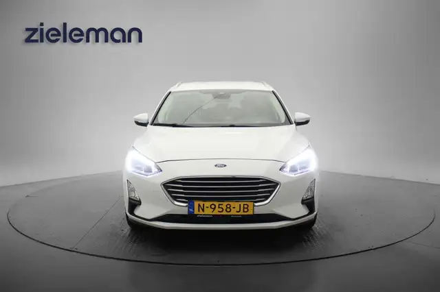 Ford Focus view 14