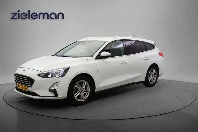 Ford Focus view 19