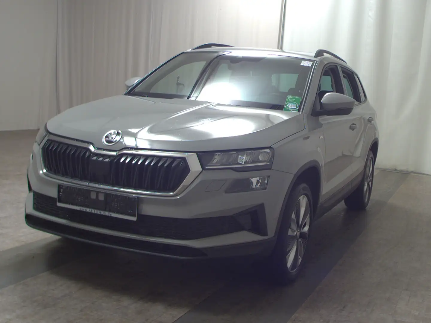 Skoda Karoq 2.0 TDI Tour Navi LED vc Pano RFK 4xShz Grau - 2