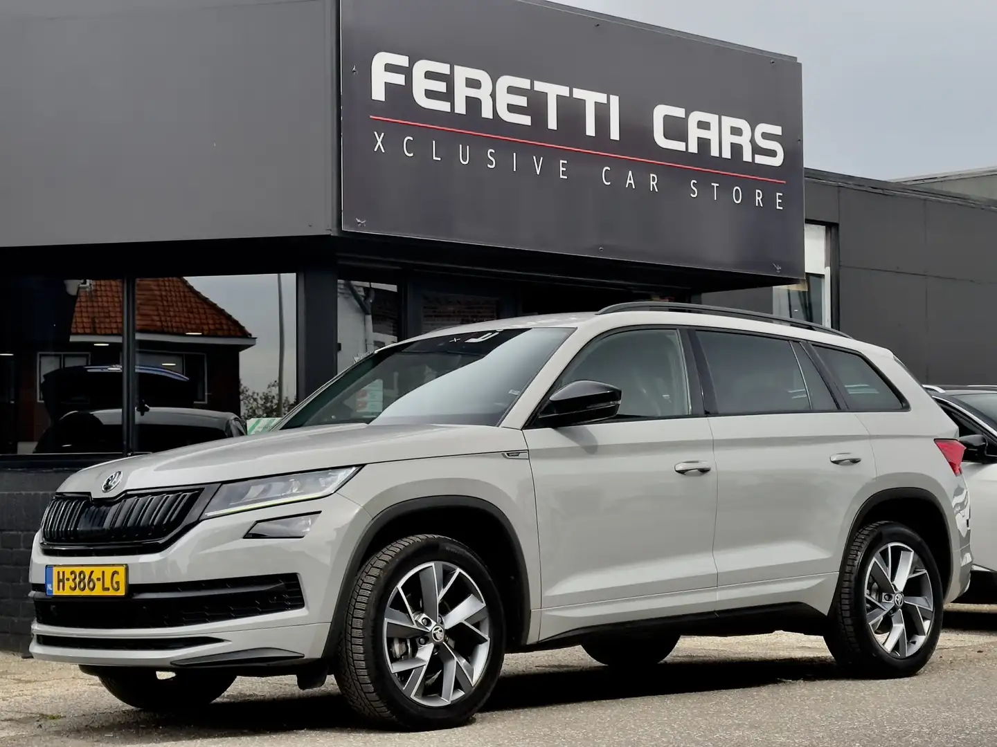 Skoda Kodiaq 1.5 TSI AUT7 SPORTLINE 7PERS. LEDER NAVI CAMERA DI Grijs - 1