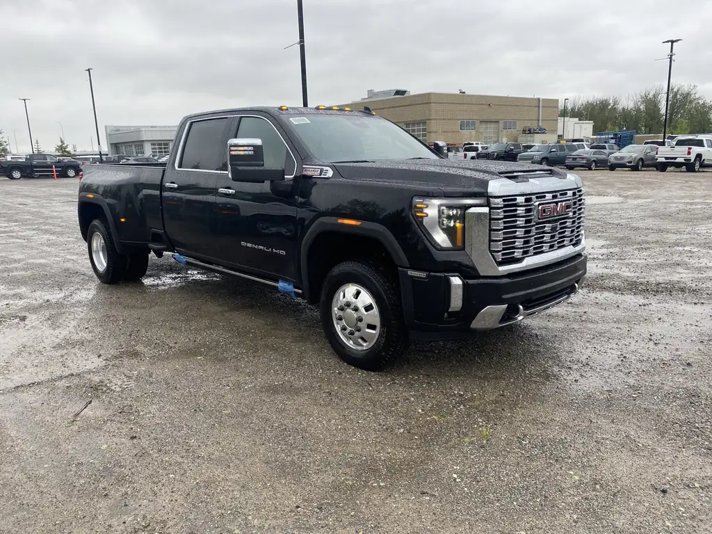 GMC Sierra 3500Hd 2026 photo 3