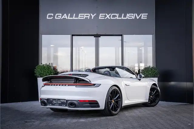 Porsche 992 view 8