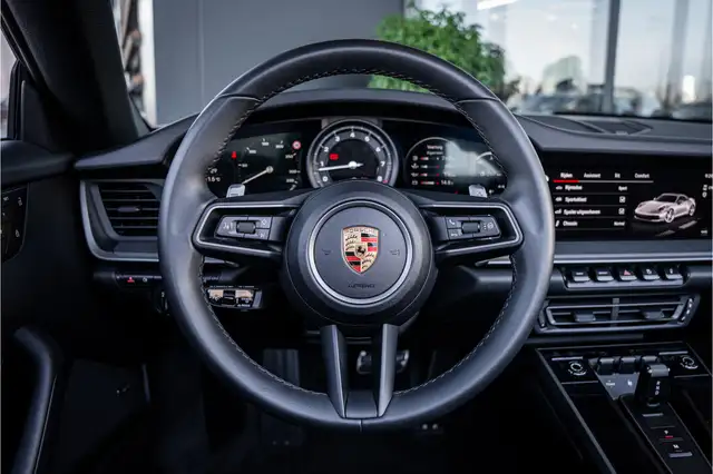 Porsche 992 view 13