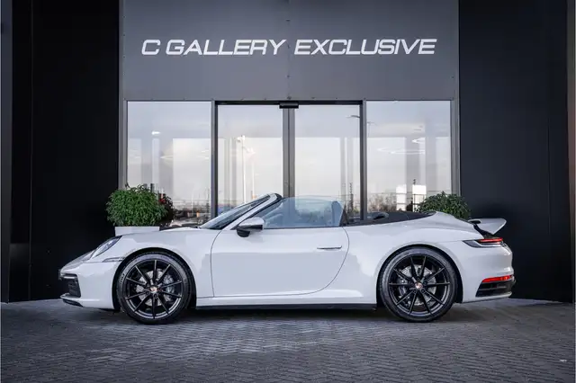 Porsche 992 view 4