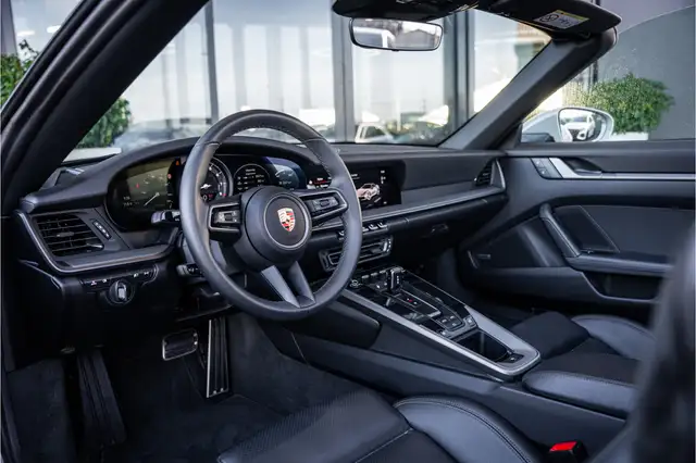 Porsche 992 view 9