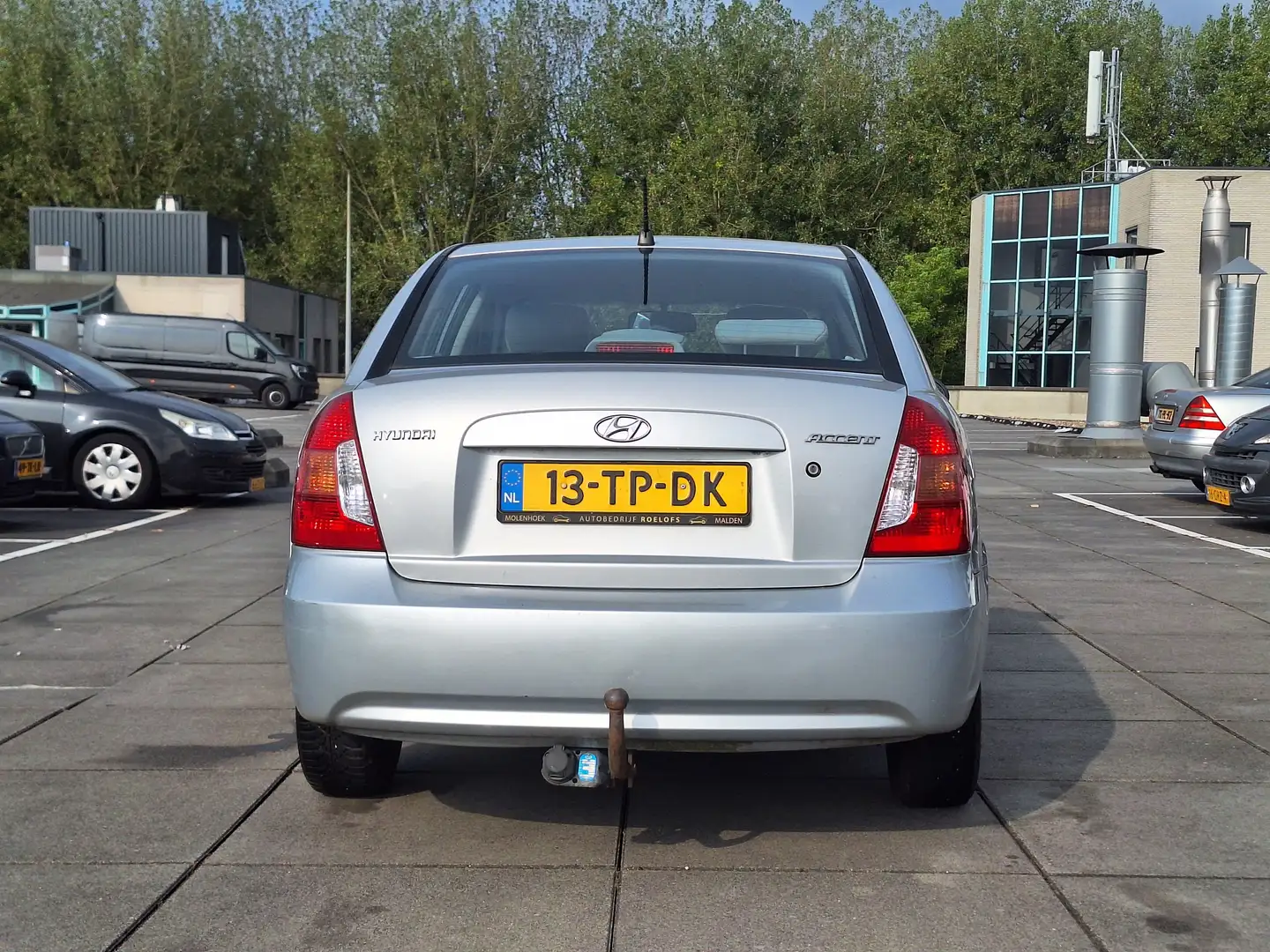 Hyundai ACCENT €2850,-1.4i Dynamic Apk 2027 Airco Trekhaak Nap Grau - 2
