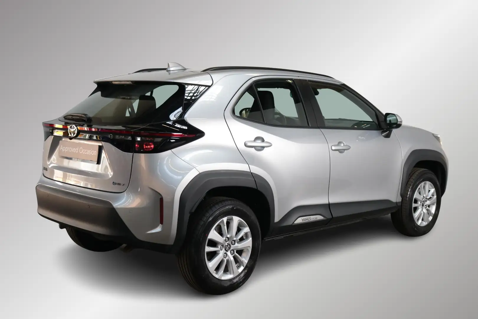 Toyota Yaris Cross 1.5 Hybrid 115 Active, Parkeersensoren Zilver - 2