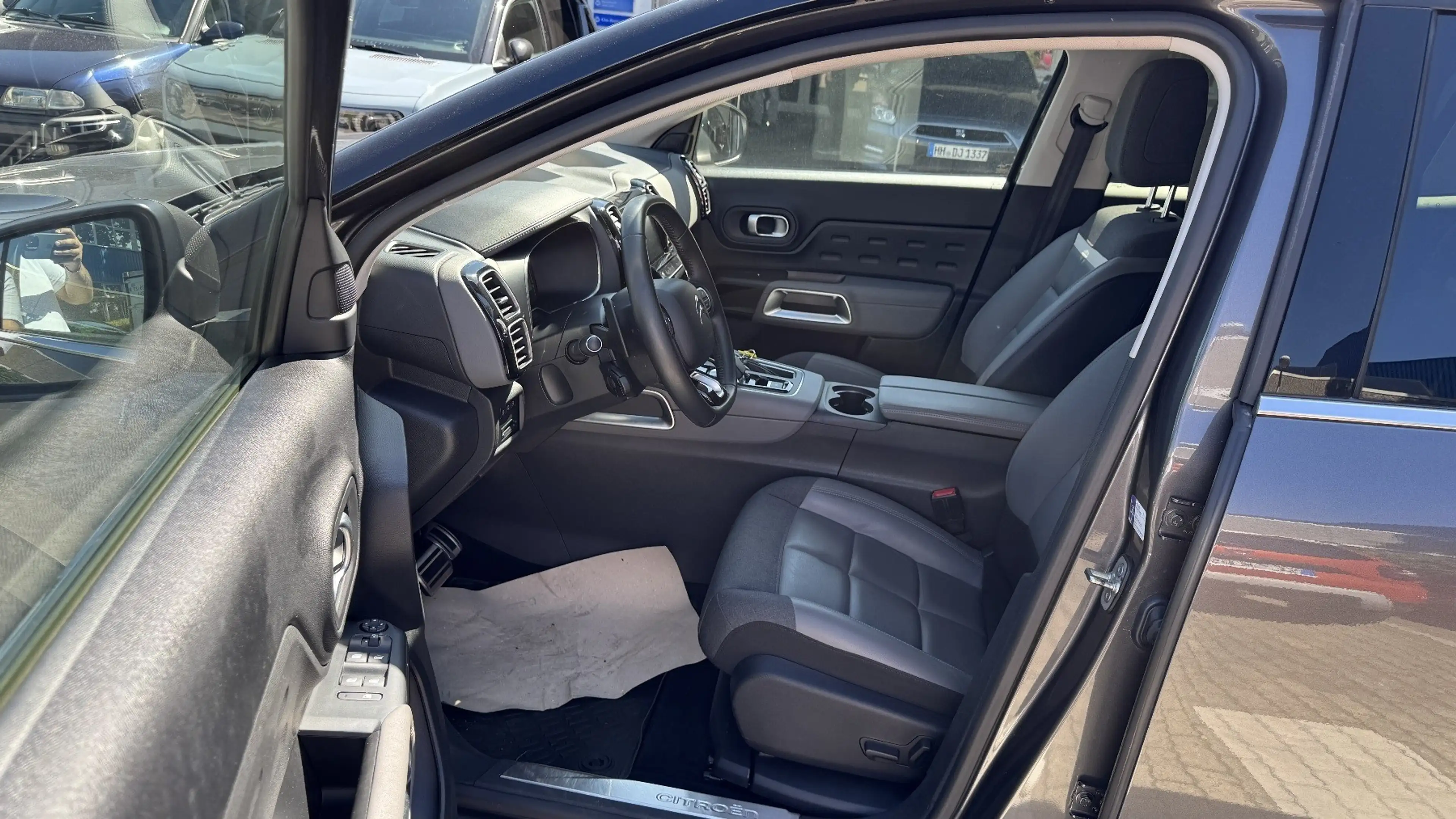 Citroen C5 Aircross Hybrid 225 Shine Pack — photo 9