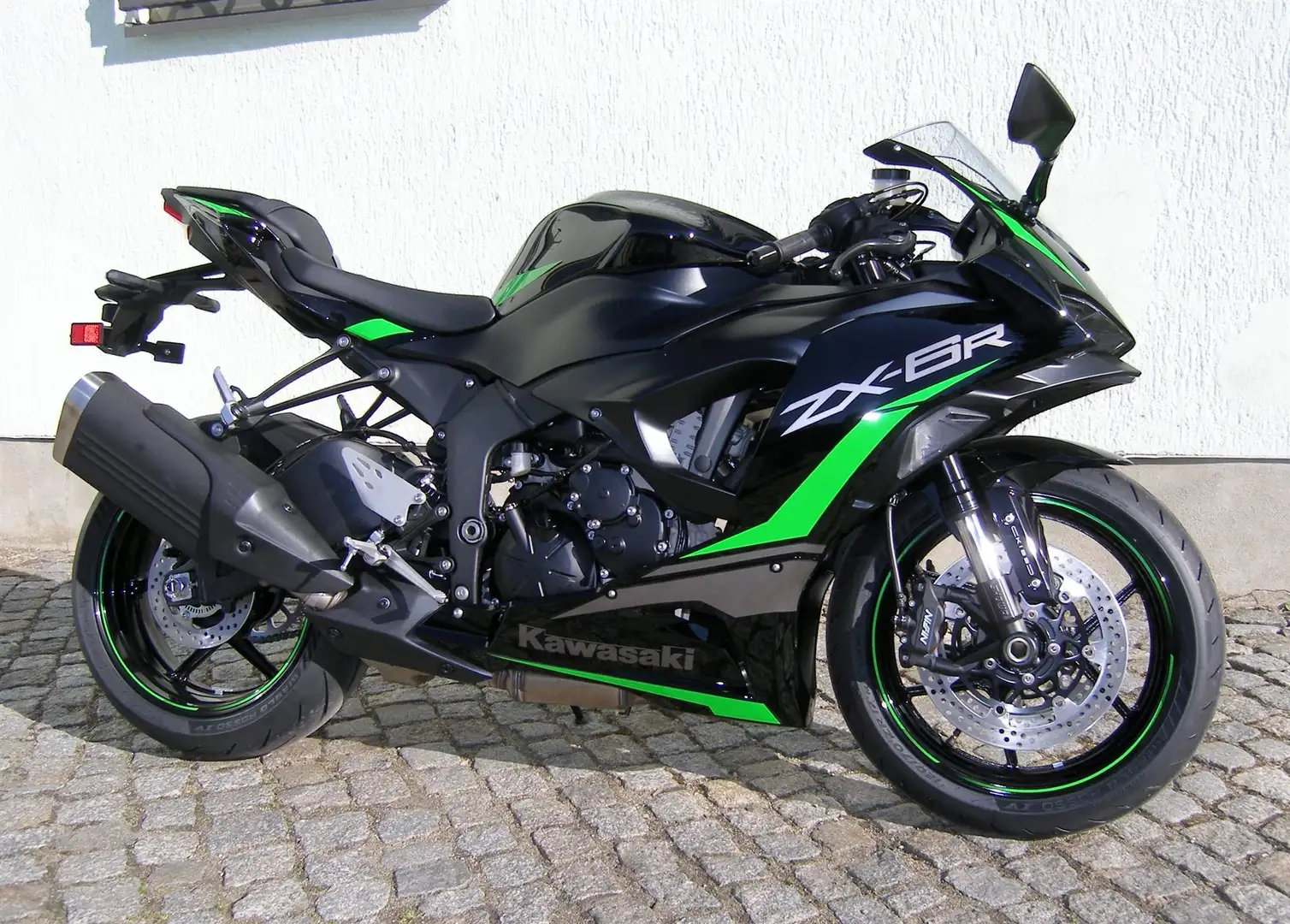 Kawasaki Ninja ZX-6R Schwarz - 2