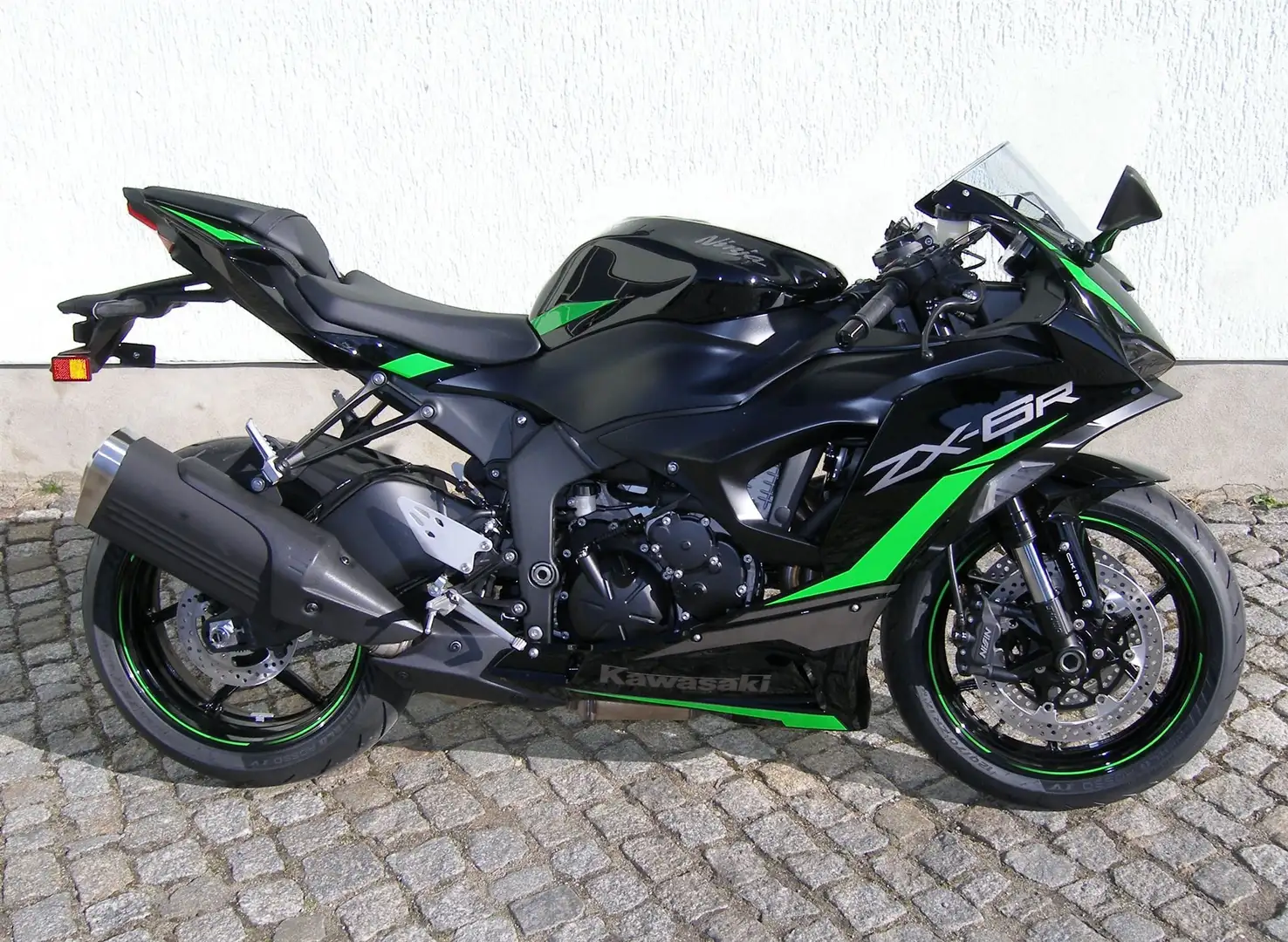 Kawasaki Ninja ZX-6R Schwarz - 1