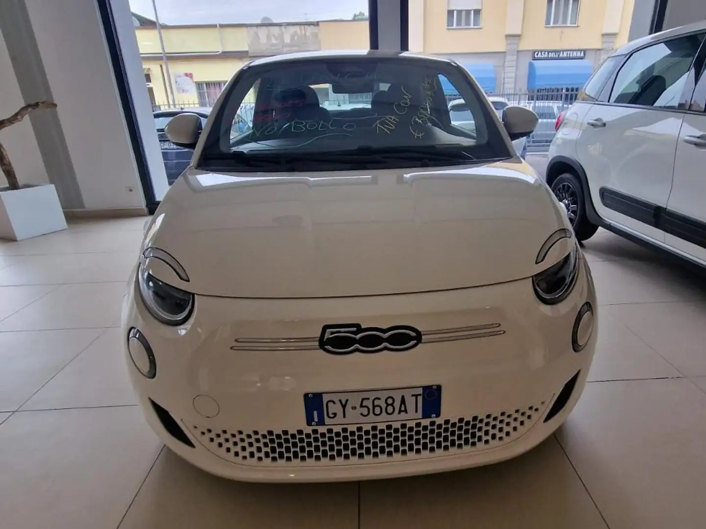 Fiat 500e 500 IV 2020 23,65 kWh Weiß - 2