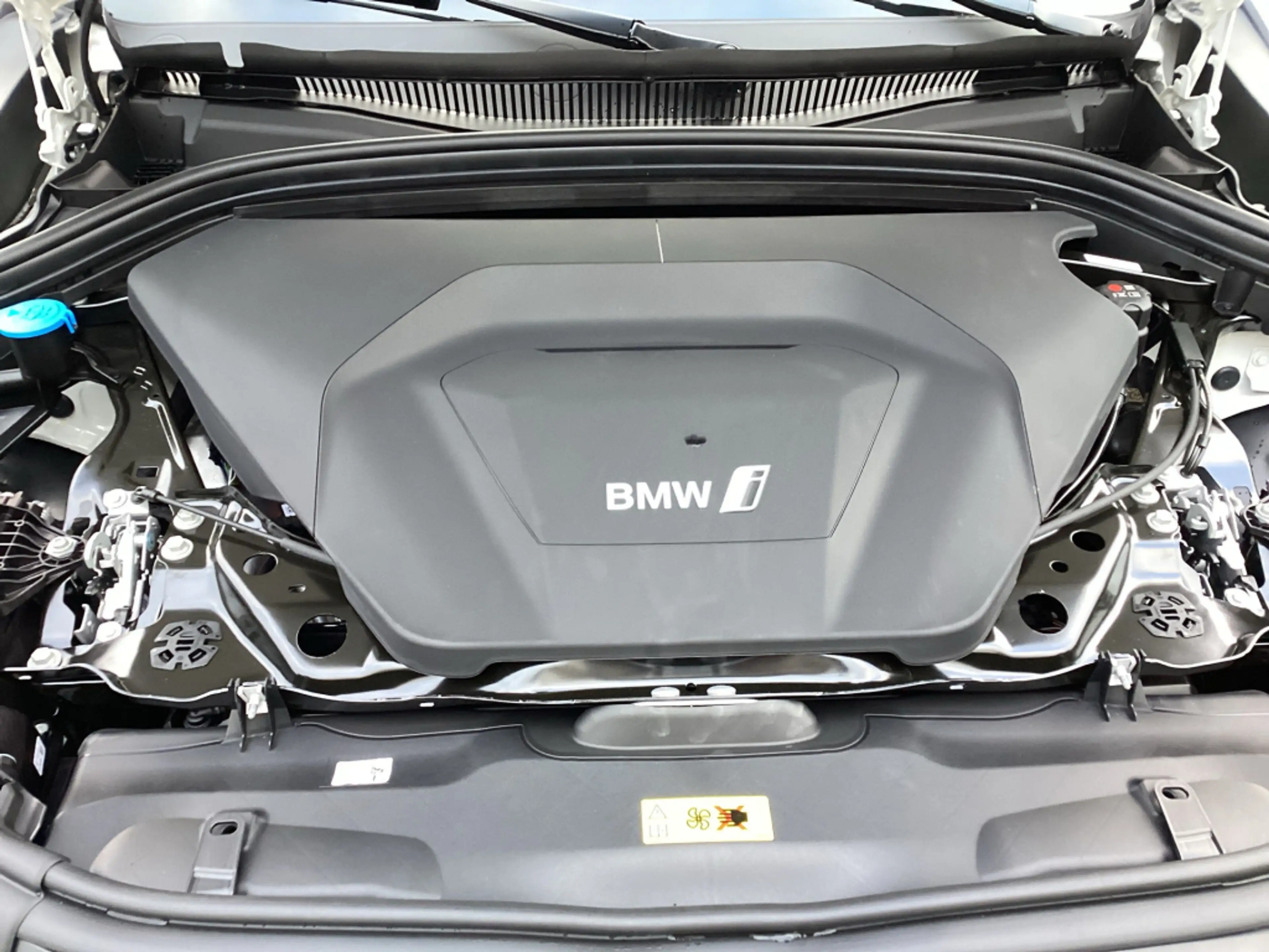 BMW iX2 xDrive30 225 kW, 5-türig (Strom) — photo 9