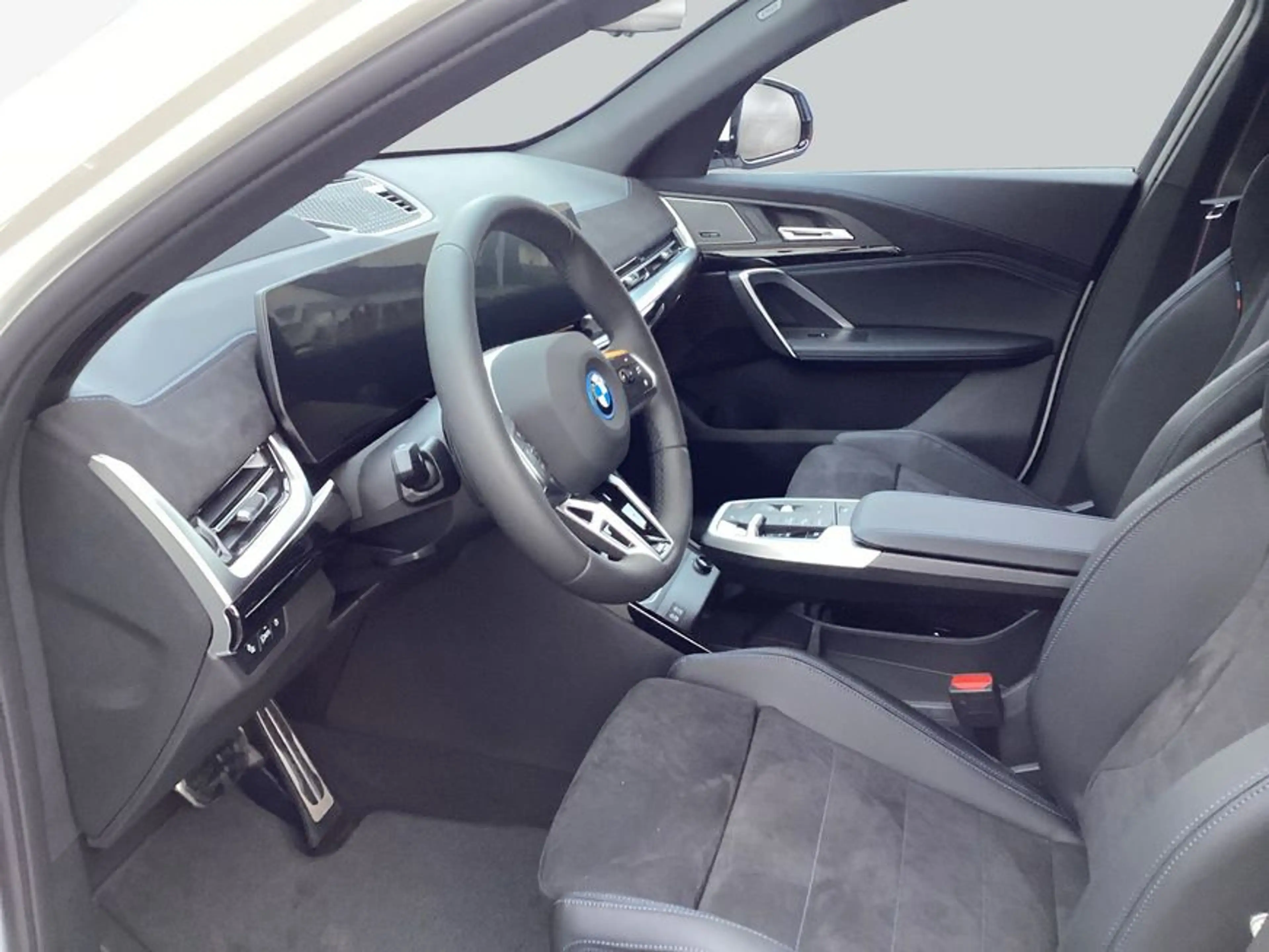 BMW iX2 xDrive30 225 kW, 5-türig (Strom) — photo 11