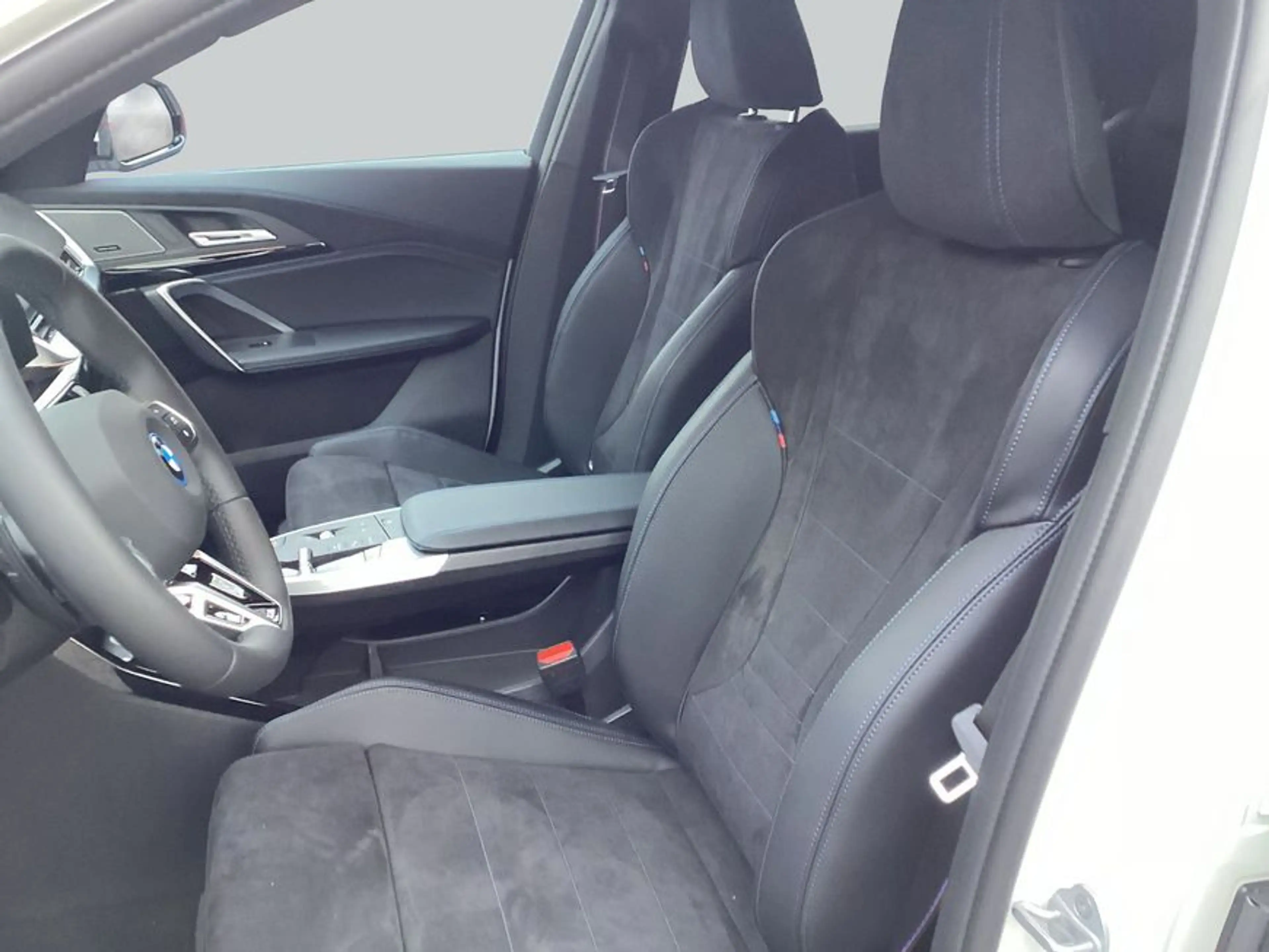 BMW iX2 xDrive30 225 kW, 5-türig (Strom) — photo 12