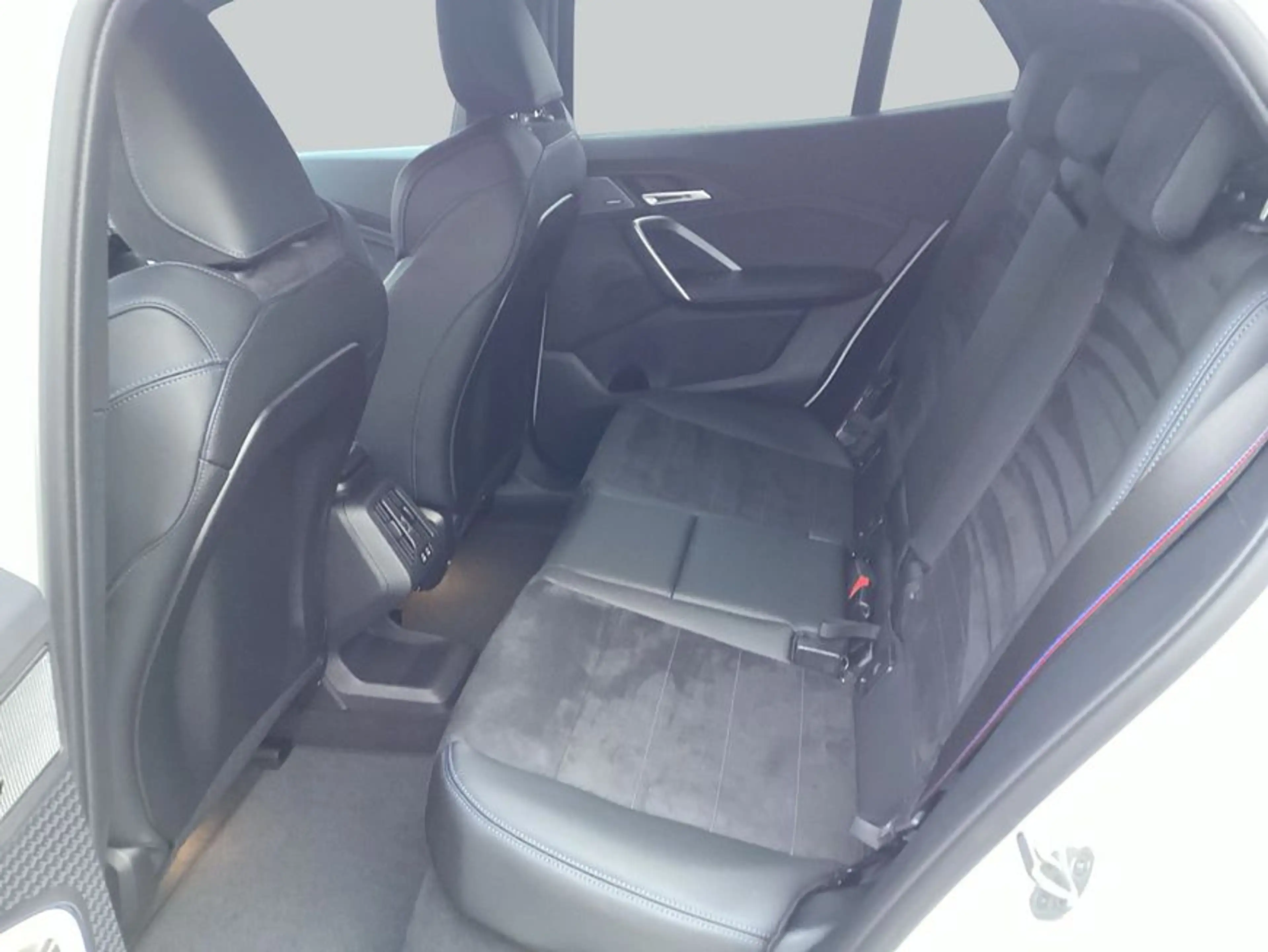 BMW iX2 xDrive30 225 kW, 5-türig (Strom) — photo 13