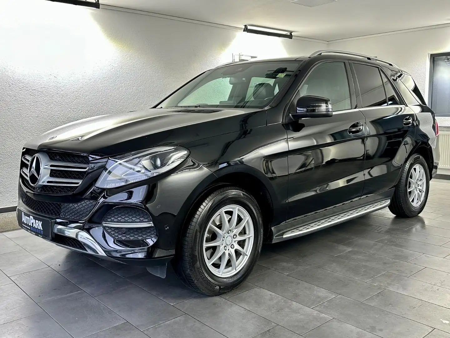 Mercedes-Benz GLE 250 d 4Matic*AHK*Pano*Harman-Kardon*Kamera Zwart - 2