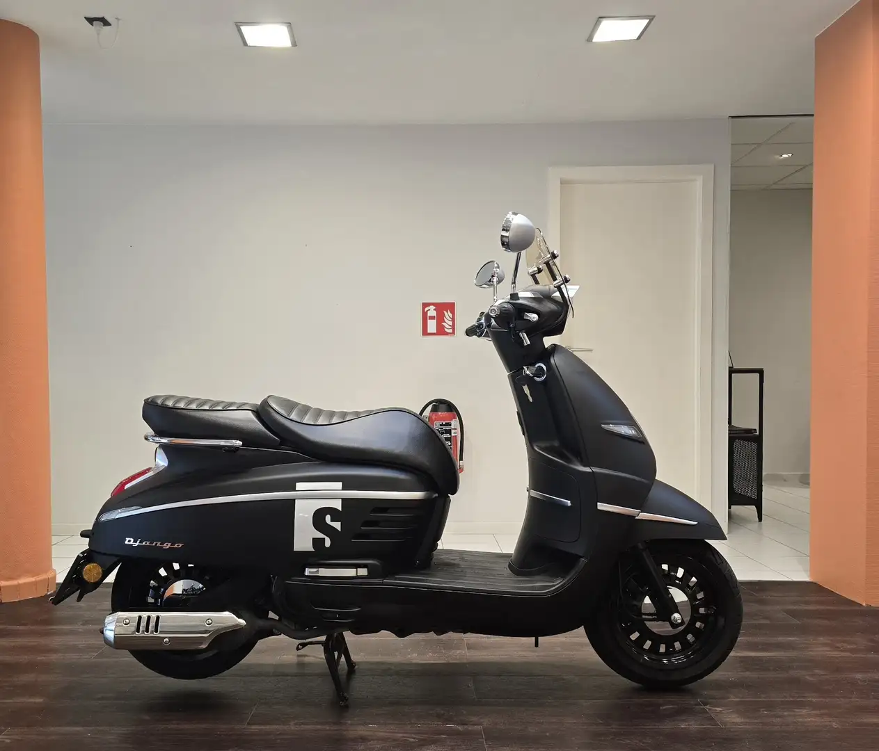 Peugeot Django 125 Fekete - 1