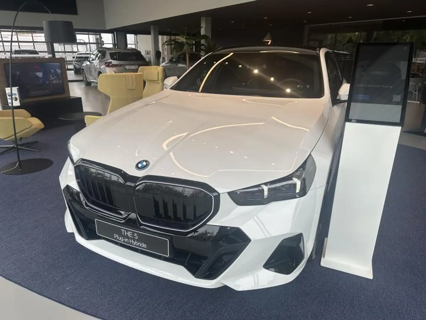 BMW 550 e xDrive Touring - M Sport PRO Blanco - 1