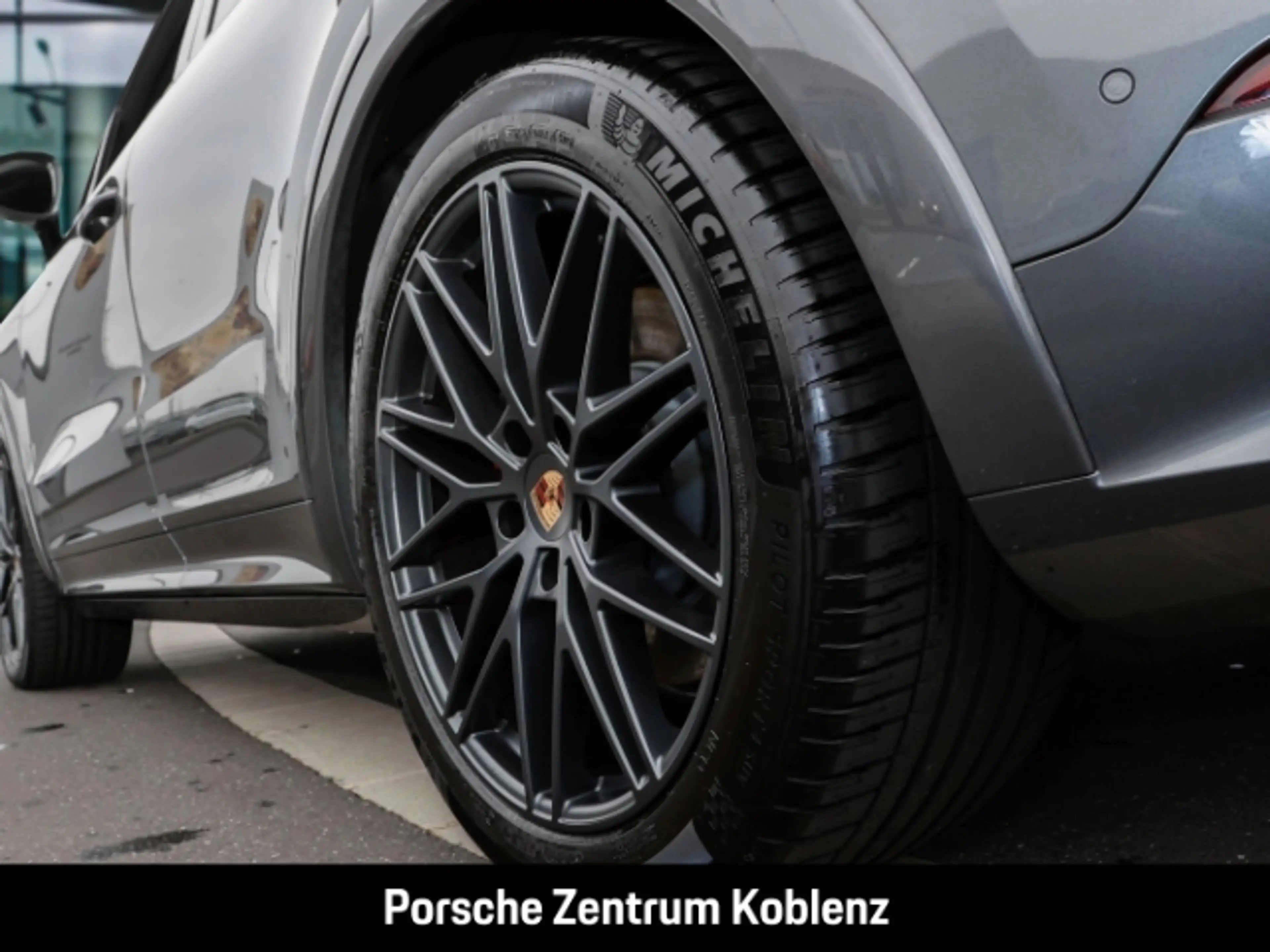 Porsche Cayenne GTS — photo 11