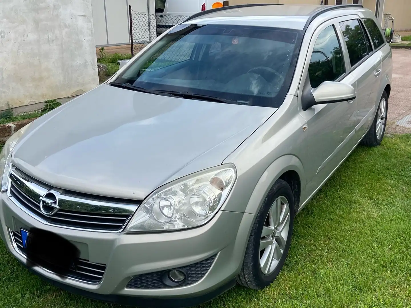 Opel Astra Astra III 2004 SW SW 1.6 Club 115cv Oro - 2