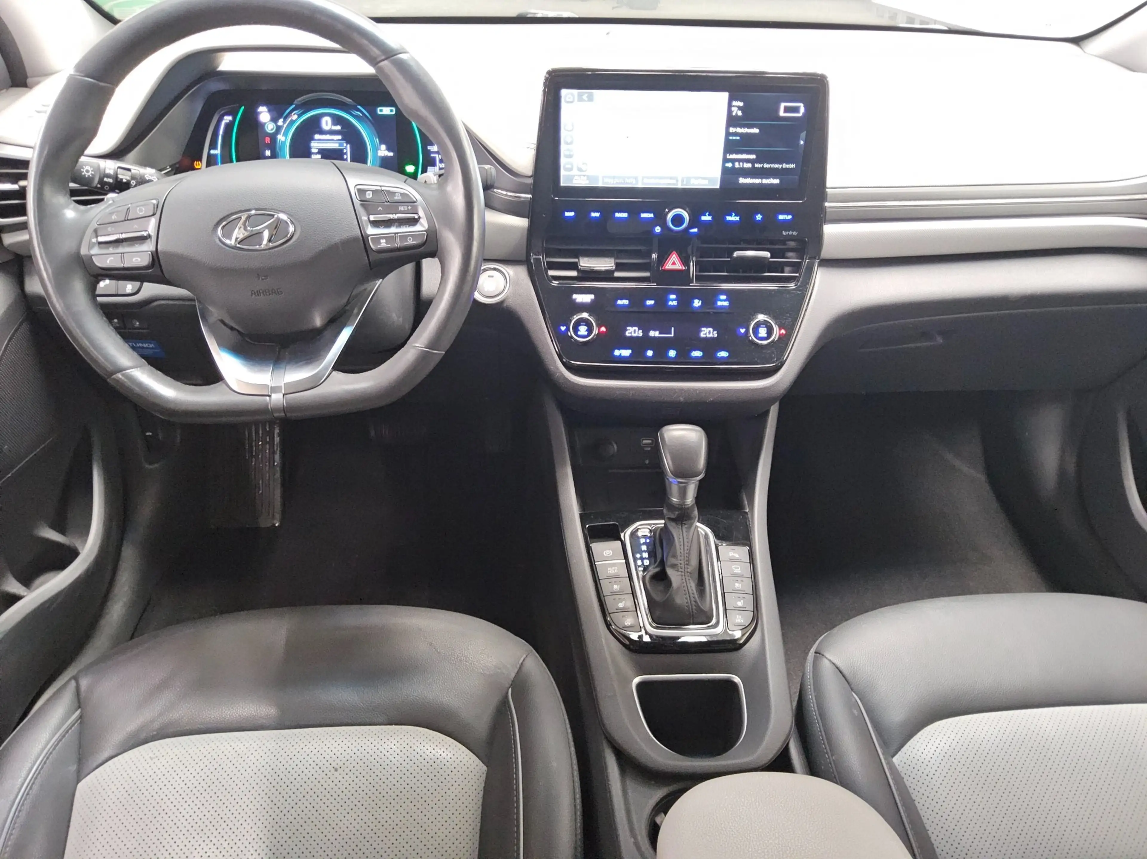 Hyundai IONIQ IONIQ LEDER NAVI KLIMAAUT RADIO TEMPO MFL SHZ VC PDC ACC SOUND LED RfK AID — photo 5