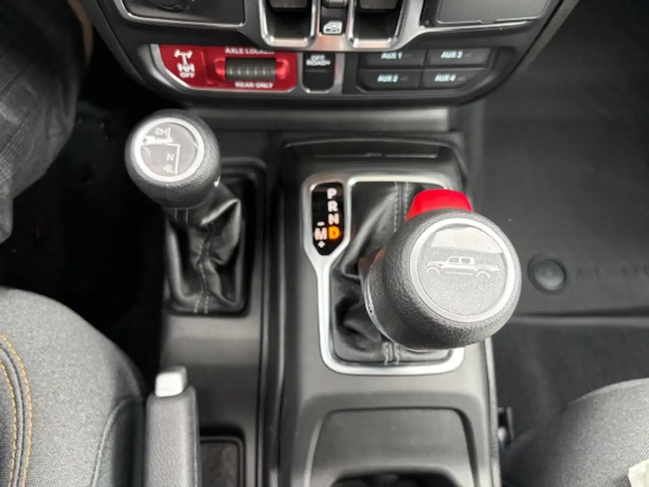 Jeep Gladiator снимка Jeep Gladiator
