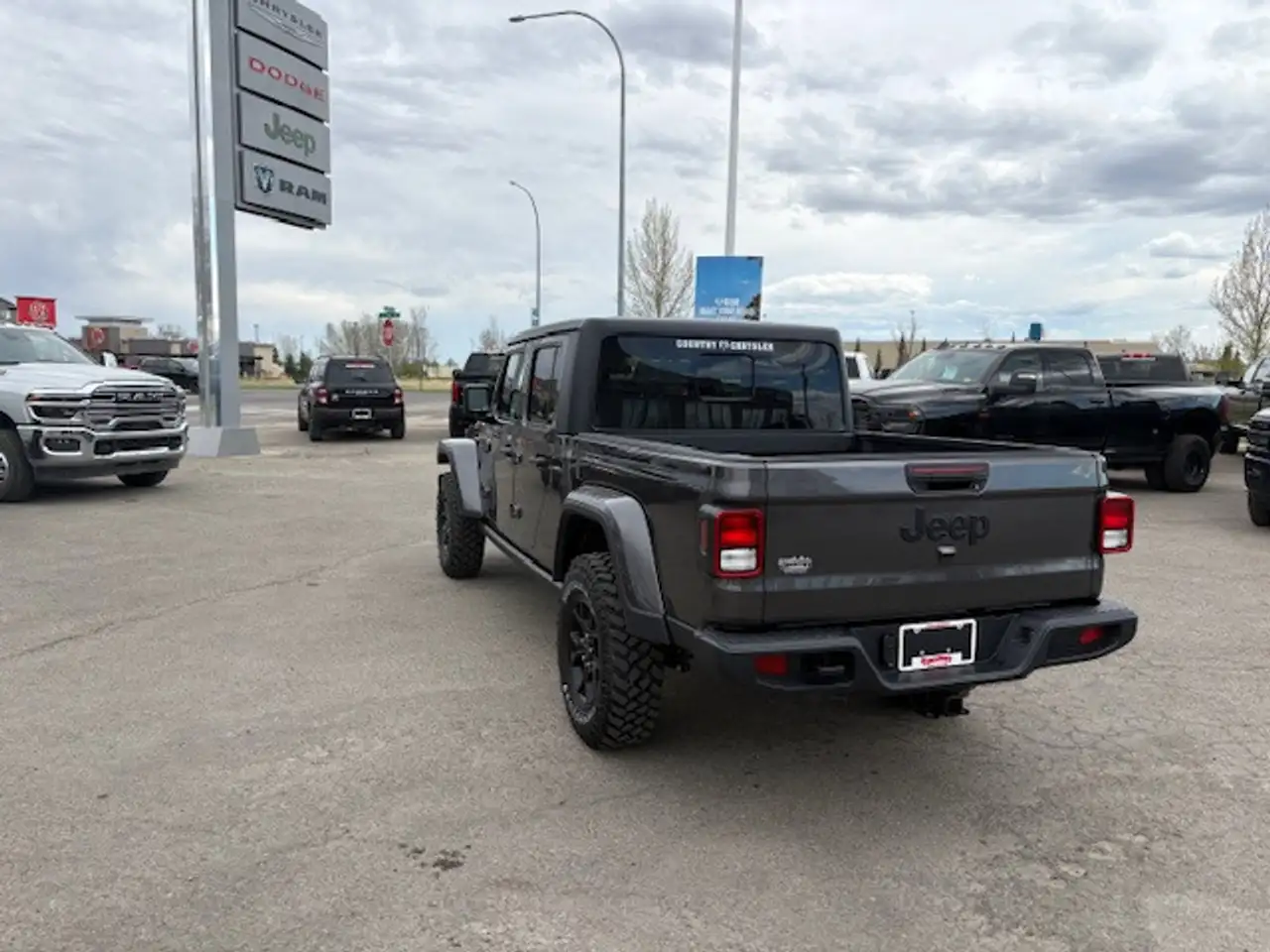 Jeep Gladiator снимка Jeep Gladiator