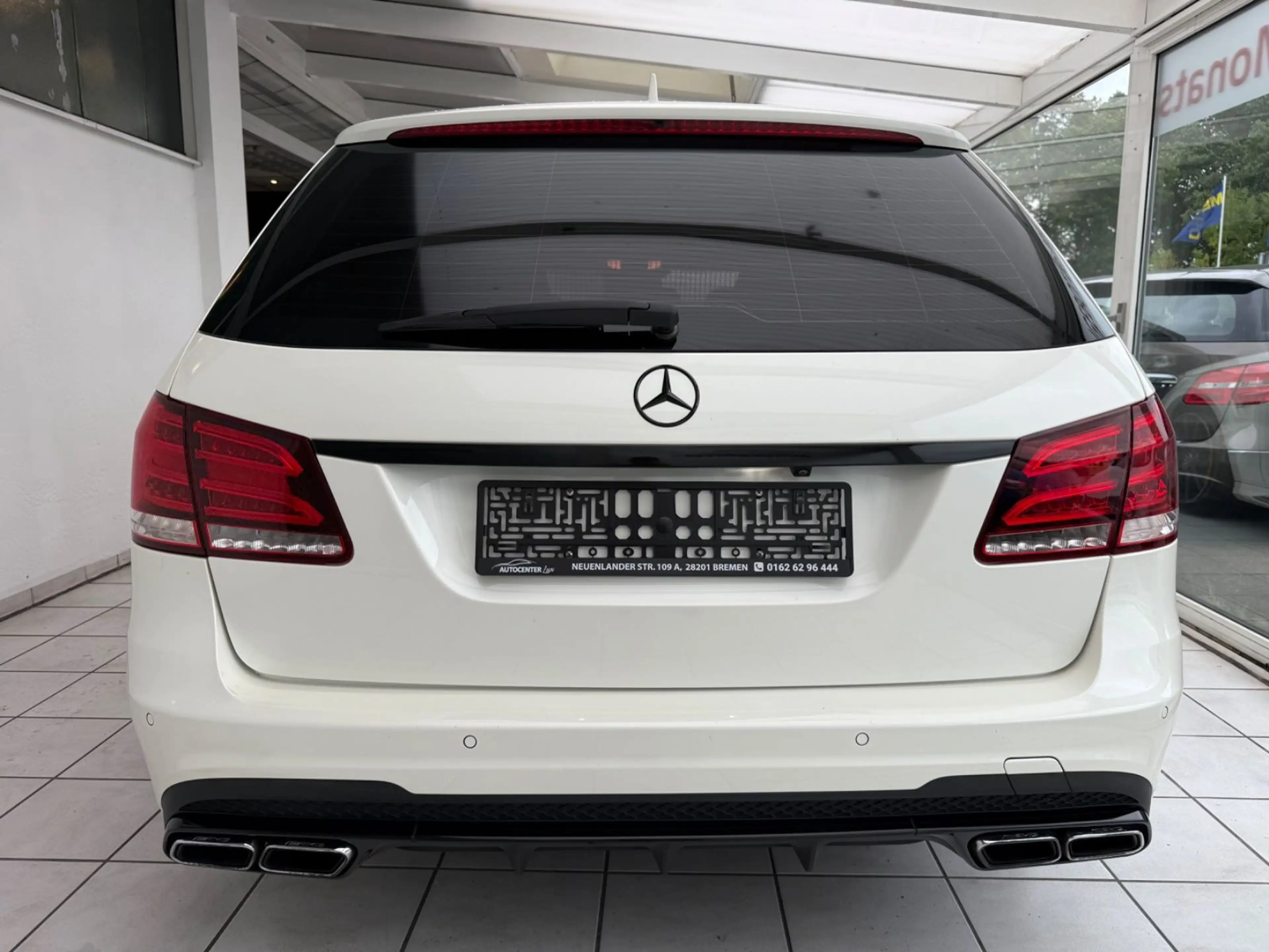 Mercedes-Benz E 63 AMG 4Matic *Pano*TV*Navi*B&O*Klappe — photo 4