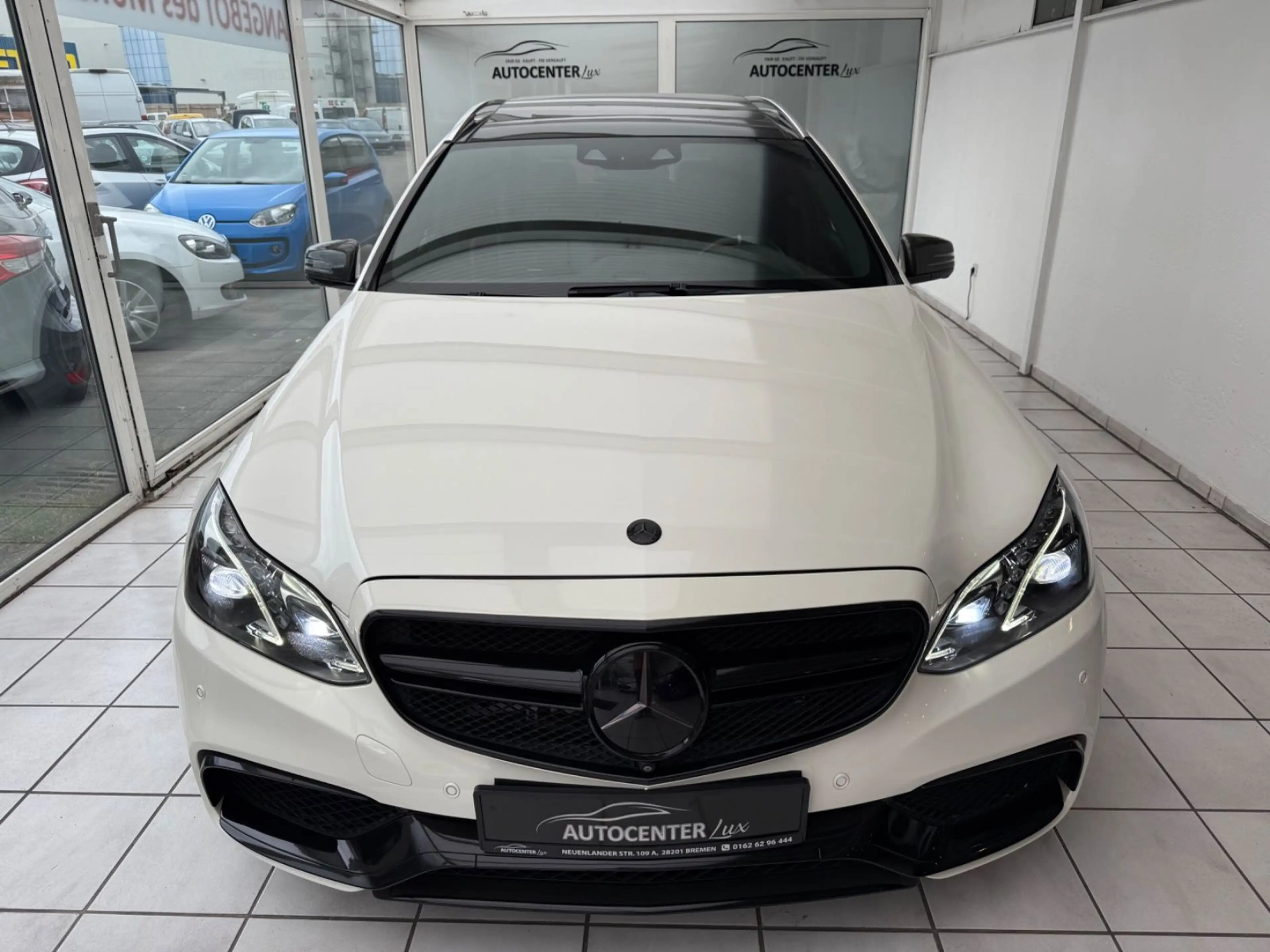 Mercedes-Benz E 63 AMG 4Matic *Pano*TV*Navi*B&O*Klappe — photo 2