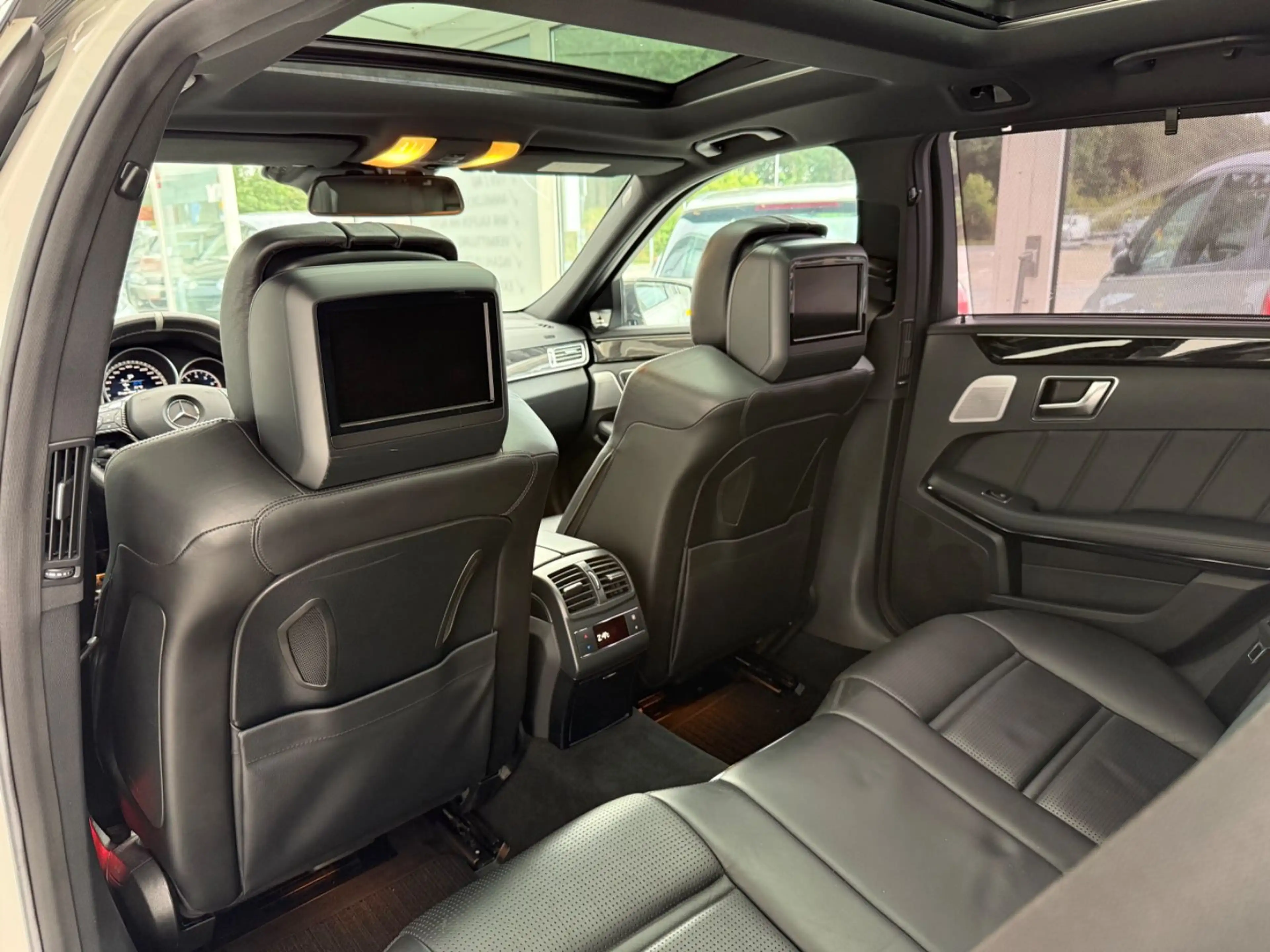 Mercedes-Benz E 63 AMG 4Matic *Pano*TV*Navi*B&O*Klappe — photo 7