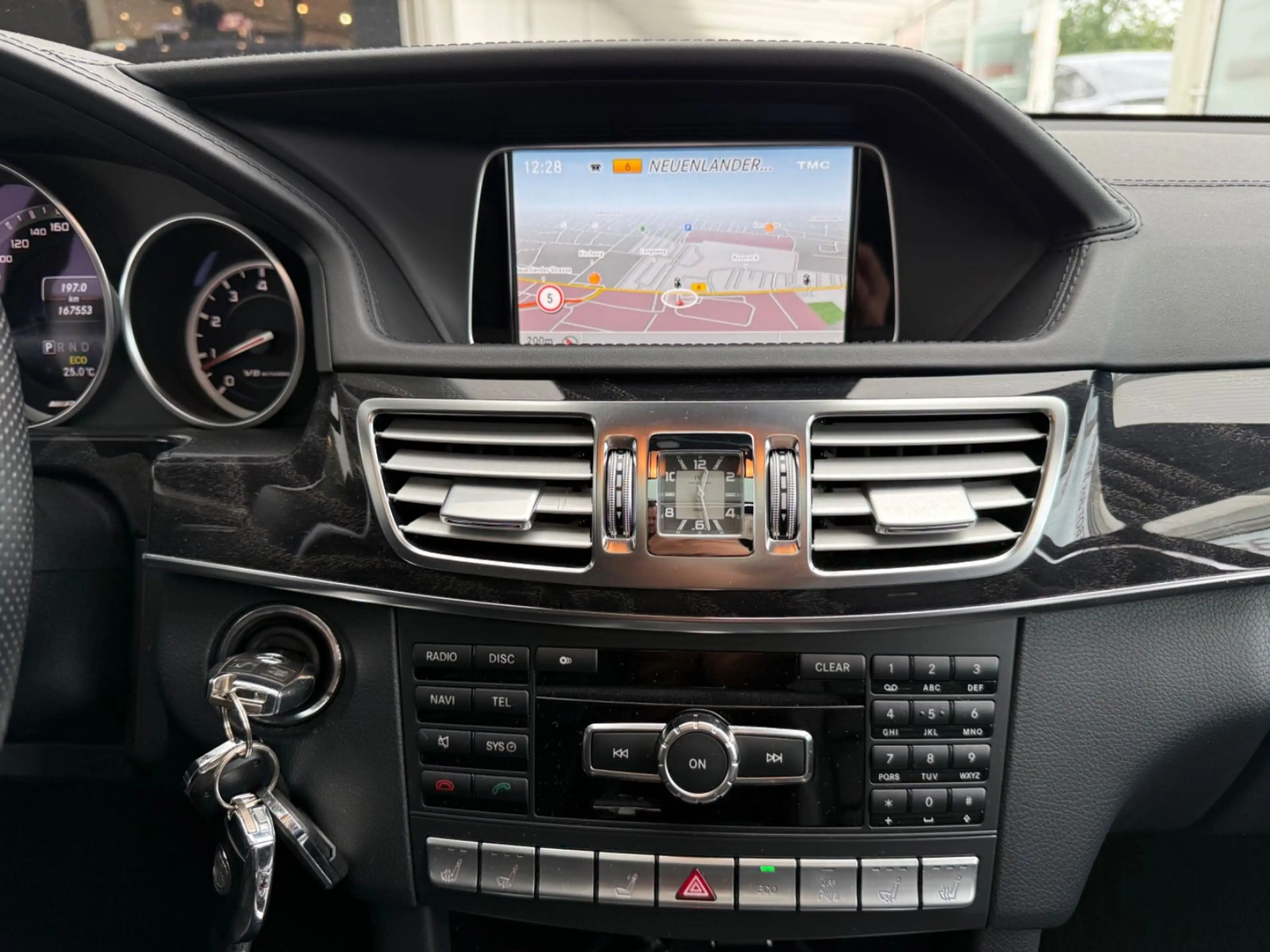 Mercedes-Benz E 63 AMG 4Matic *Pano*TV*Navi*B&O*Klappe — photo 14