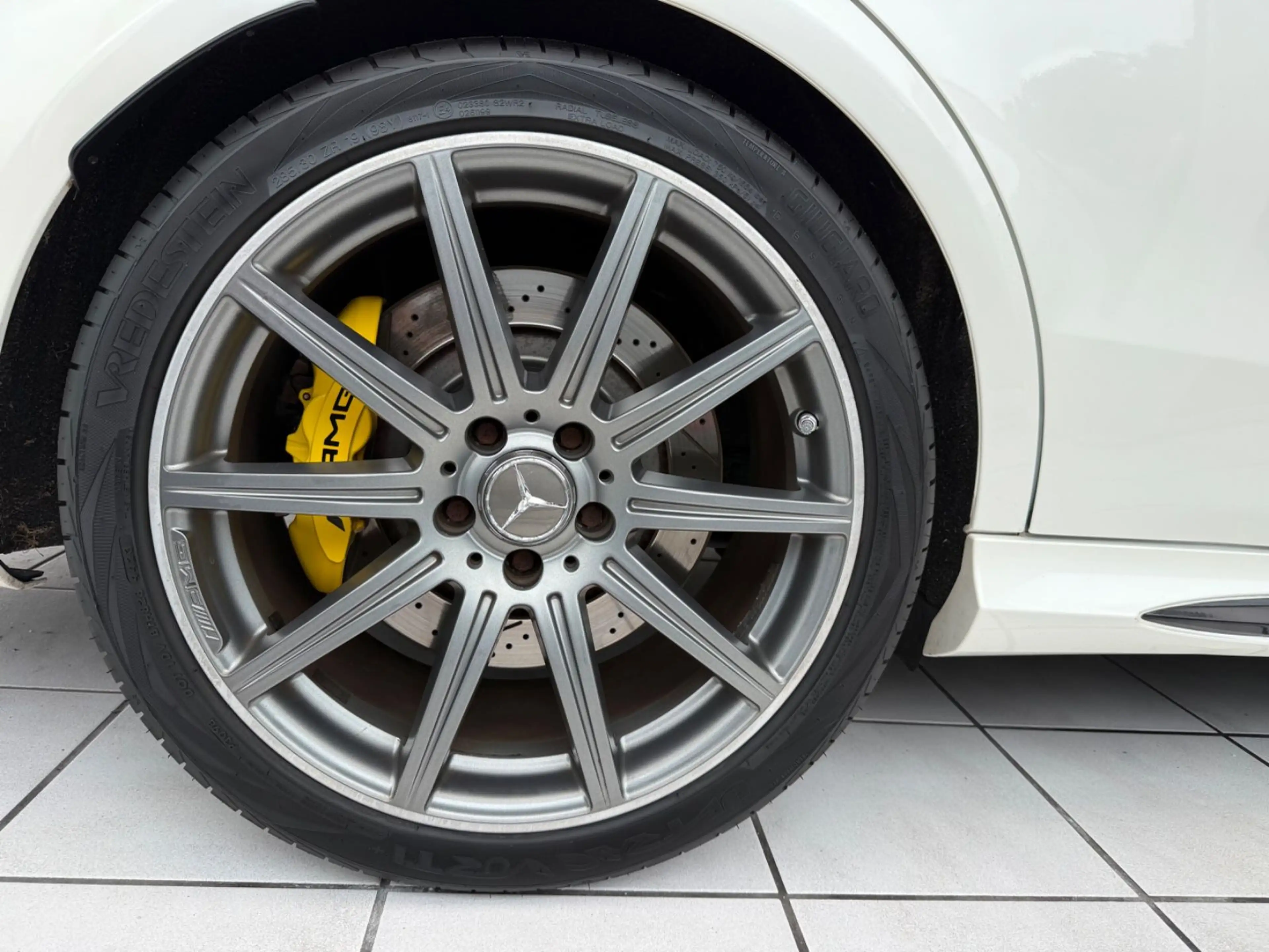 Mercedes-Benz E 63 AMG 4Matic *Pano*TV*Navi*B&O*Klappe — photo 6