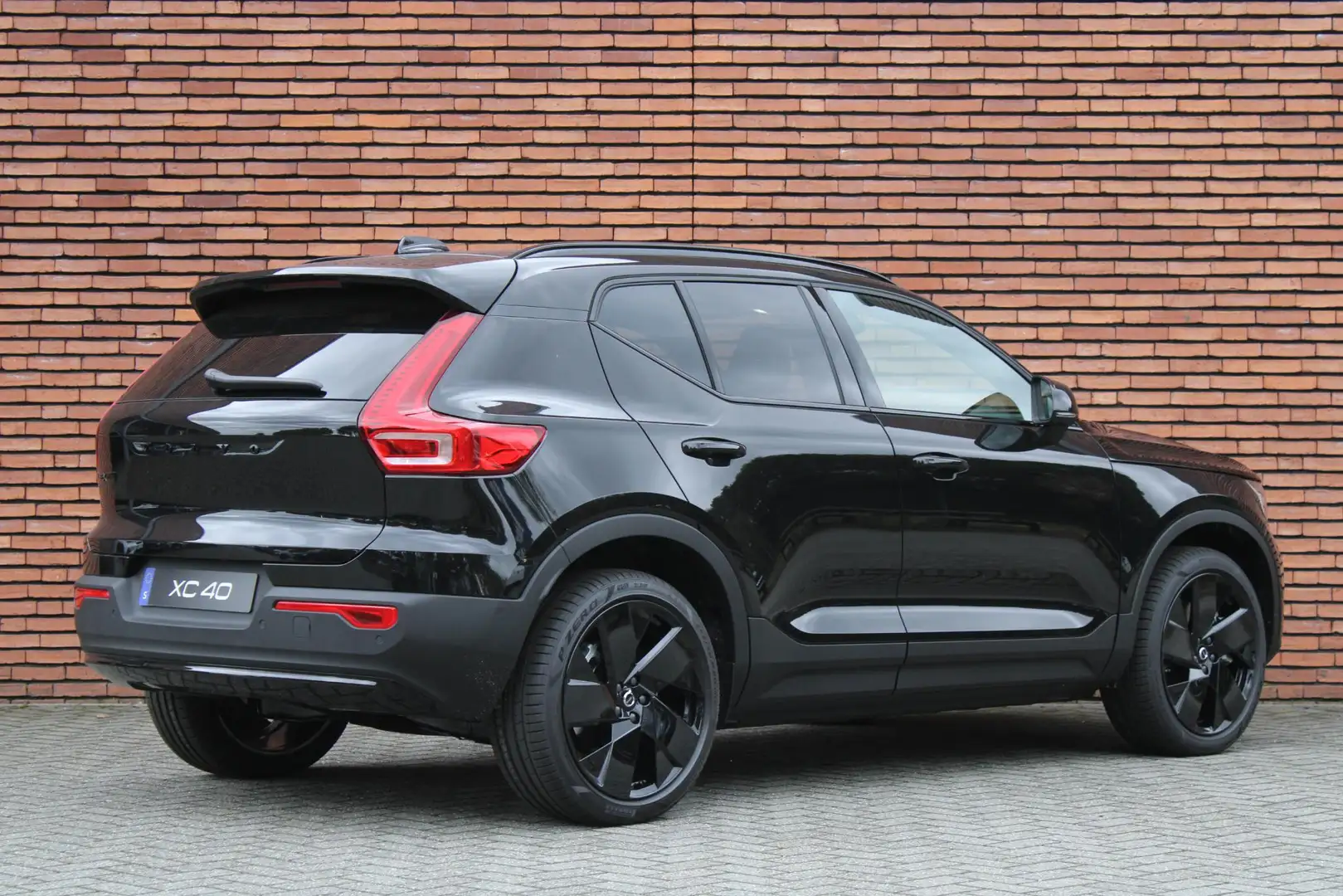 Volvo EX40 Single Motor Extended Range Ultra Black Ed. | 360 Noir - 2