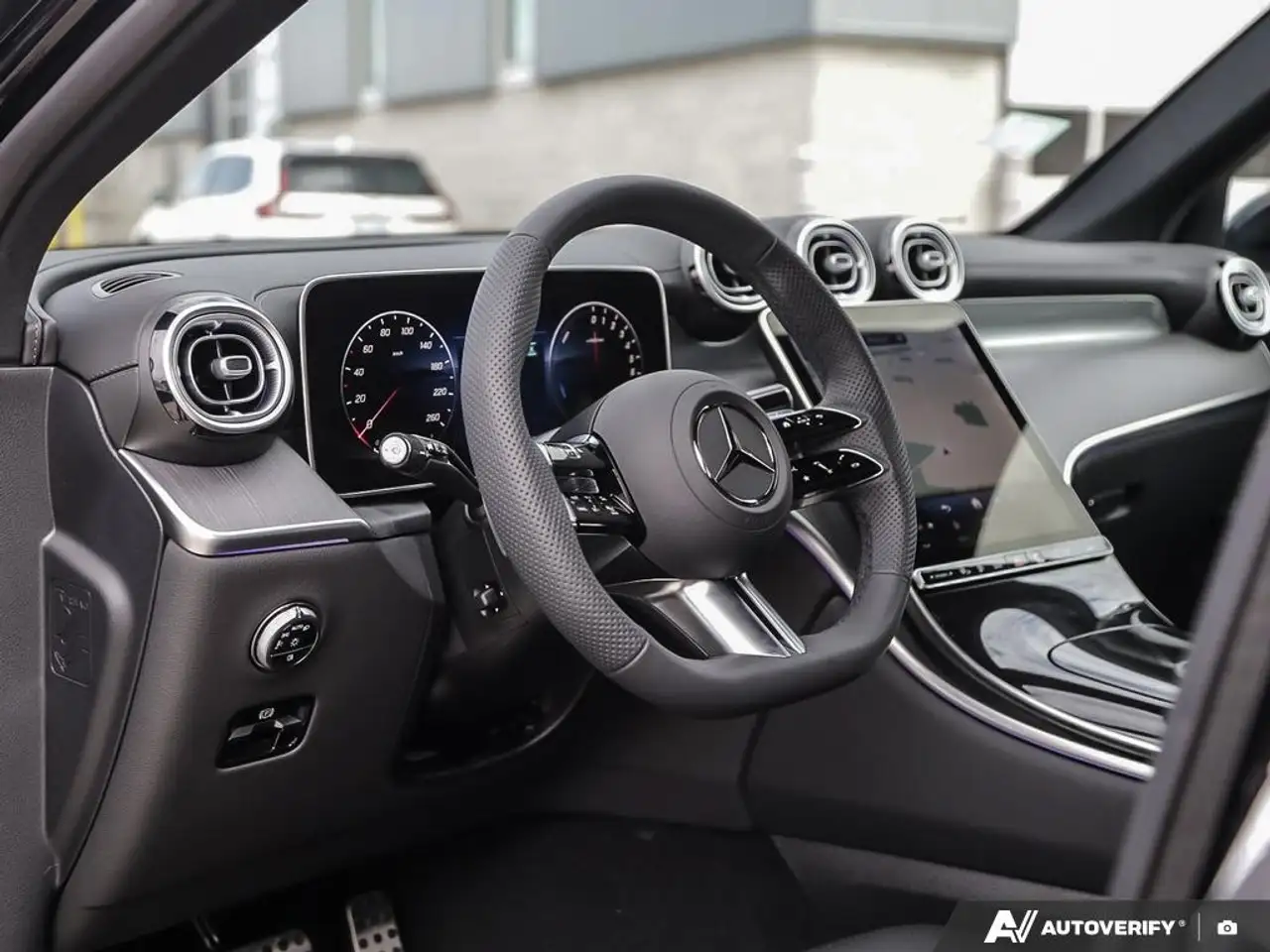 Mercedes-Benz GLC снимка Mercedes-Benz GLC