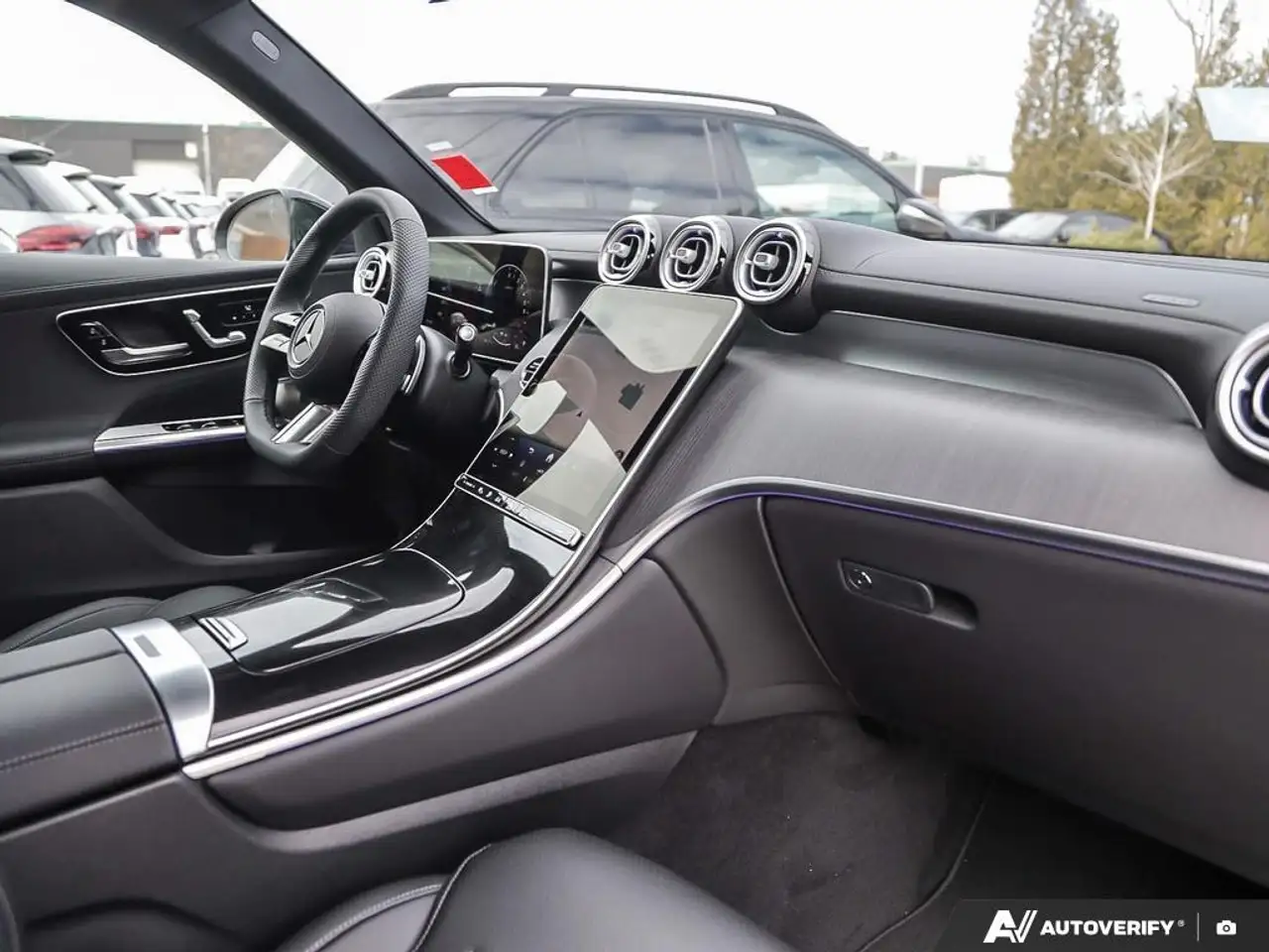 Mercedes-Benz GLC снимка Mercedes-Benz GLC