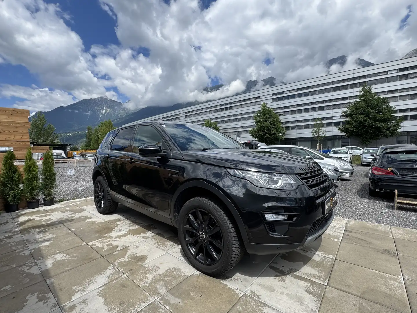 Land Rover Discovery Sport 2,0 SD4 4WD HSE Aut. Schwarz - 2