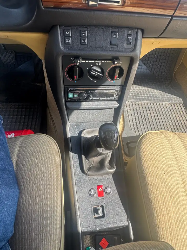 Mercedes-Benz E 230 W123 230 TE, foto 7