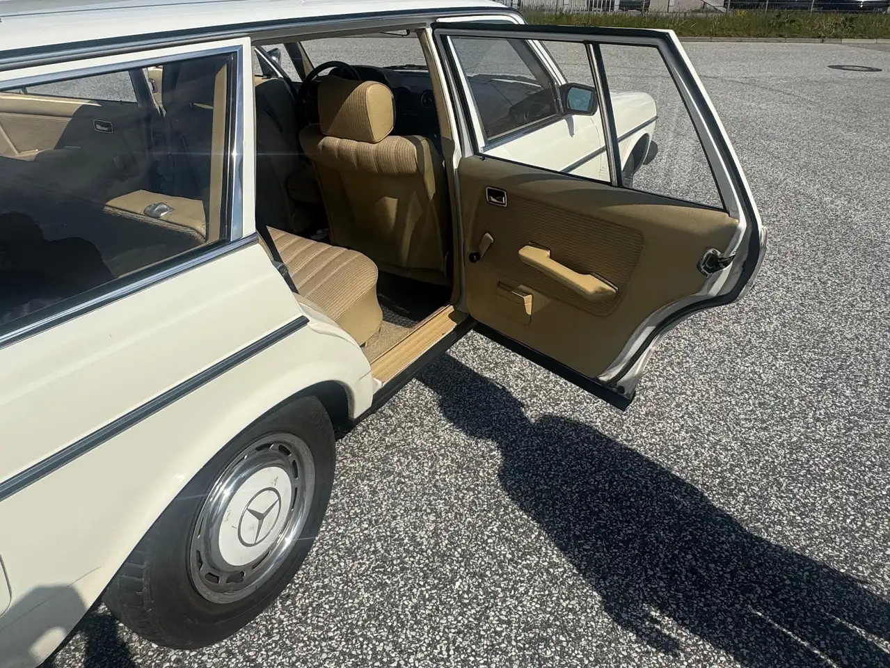 Mercedes-Benz E 230 W123 230 TE, foto 4